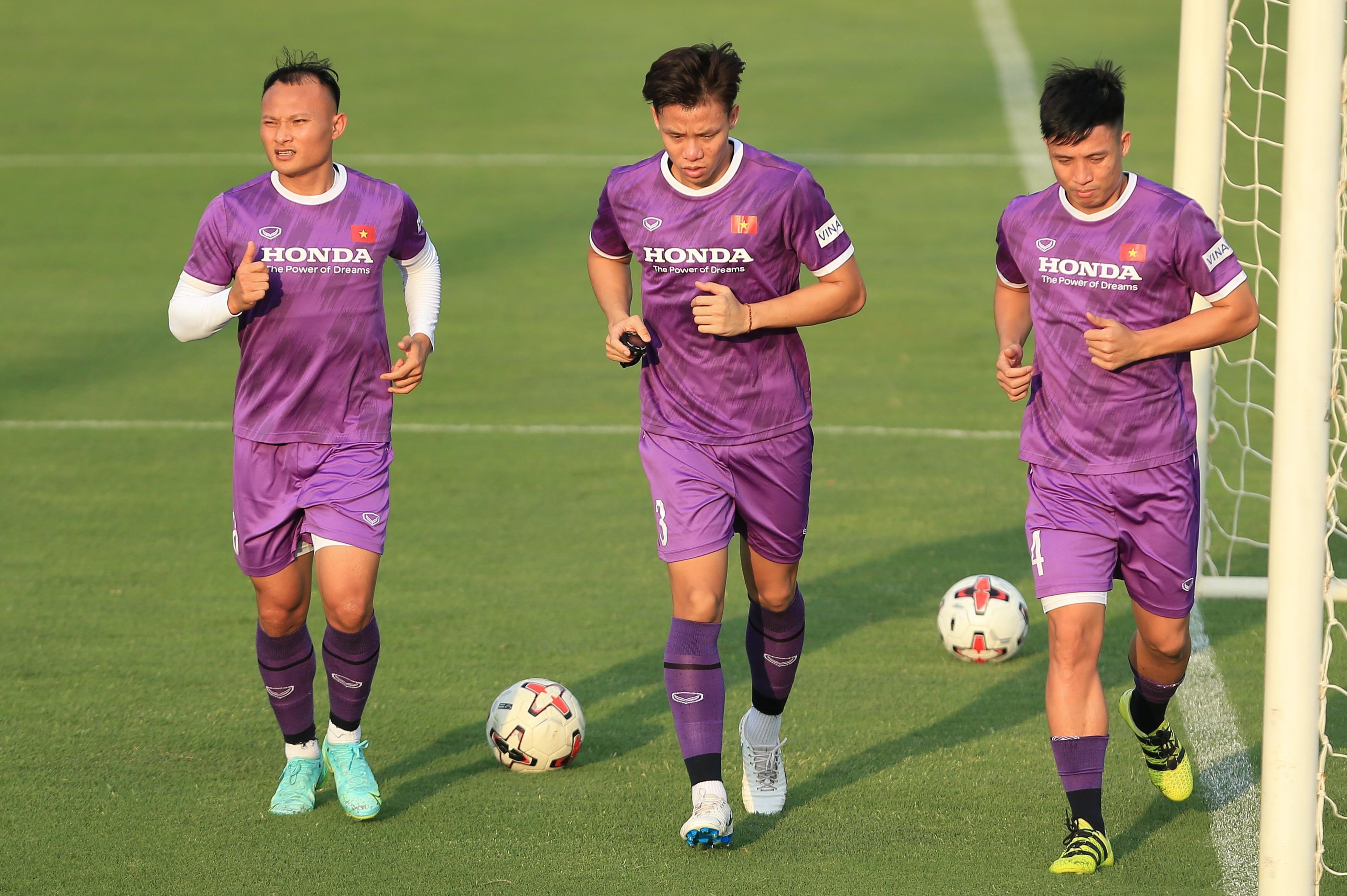 Ba tru cot tro lai tuyen Viet Nam hinh anh