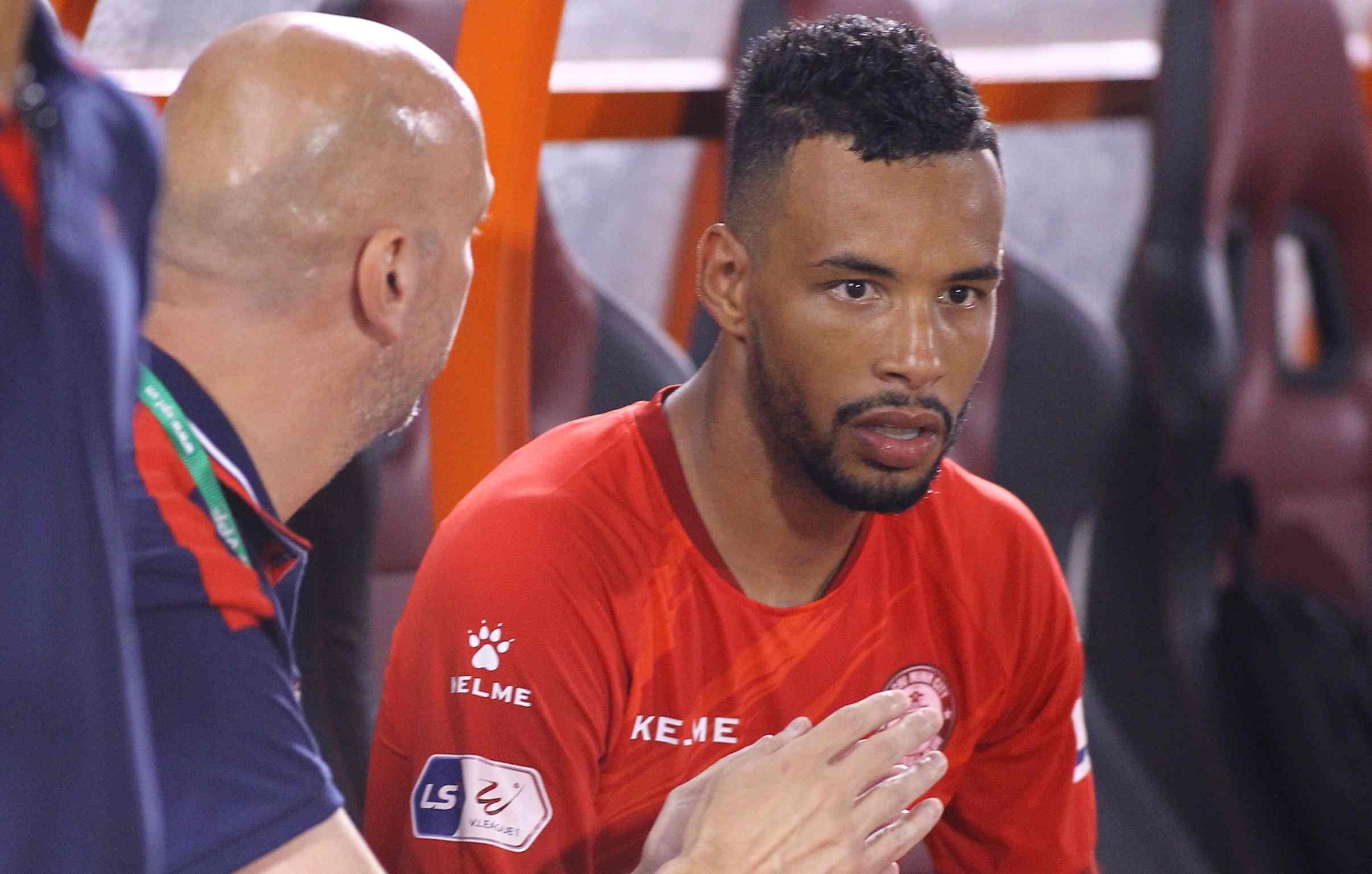 Ngoai binh V.League ban nha de tra no khi giai dau bi hoan dai han hinh anh