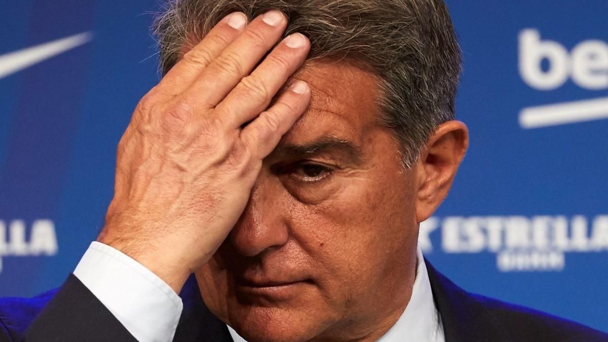 Ly do khien Barca no 1,35 ty euro hinh anh