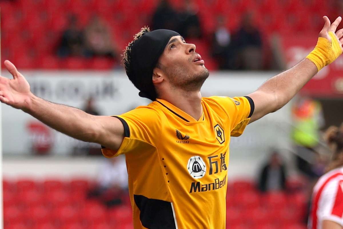 Phep mau den voi tien dao Wolves bi nut hop so hinh anh