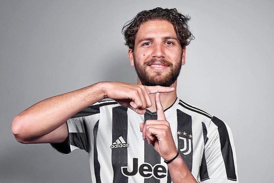 Juventus sap co chu ky cua nha vo dich Euro 2020 hinh anh