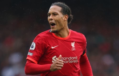 Van Dijk se dua Liverpool tro lai cuoc dua vo dich? hinh anh