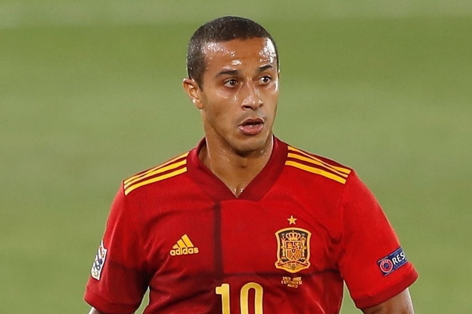 Thiago bi loai khoi tuyen Tay Ban Nha hinh anh