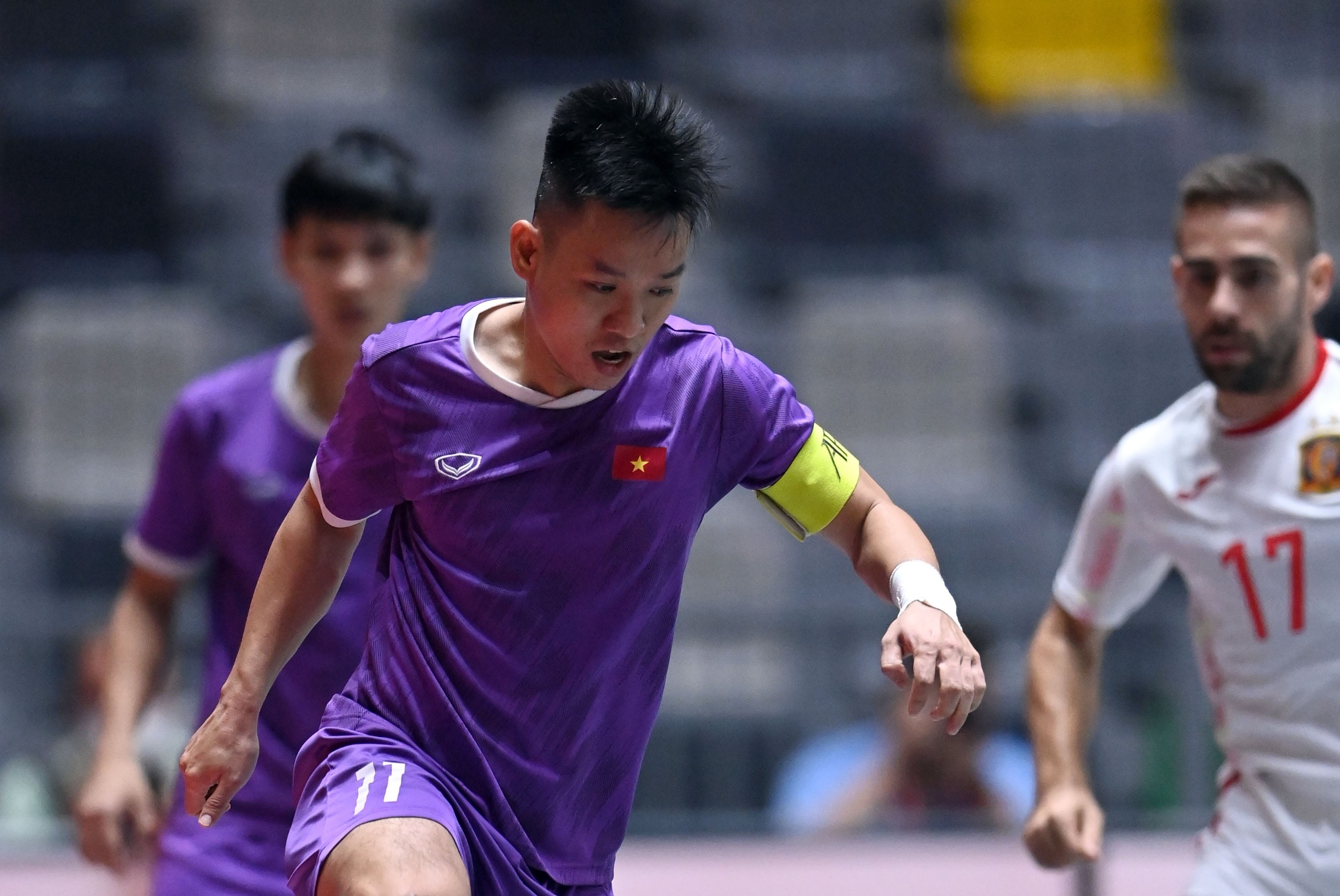 Tuyen futsal Viet Nam thua 0-4 truoc doi so 1 the gioi hinh anh