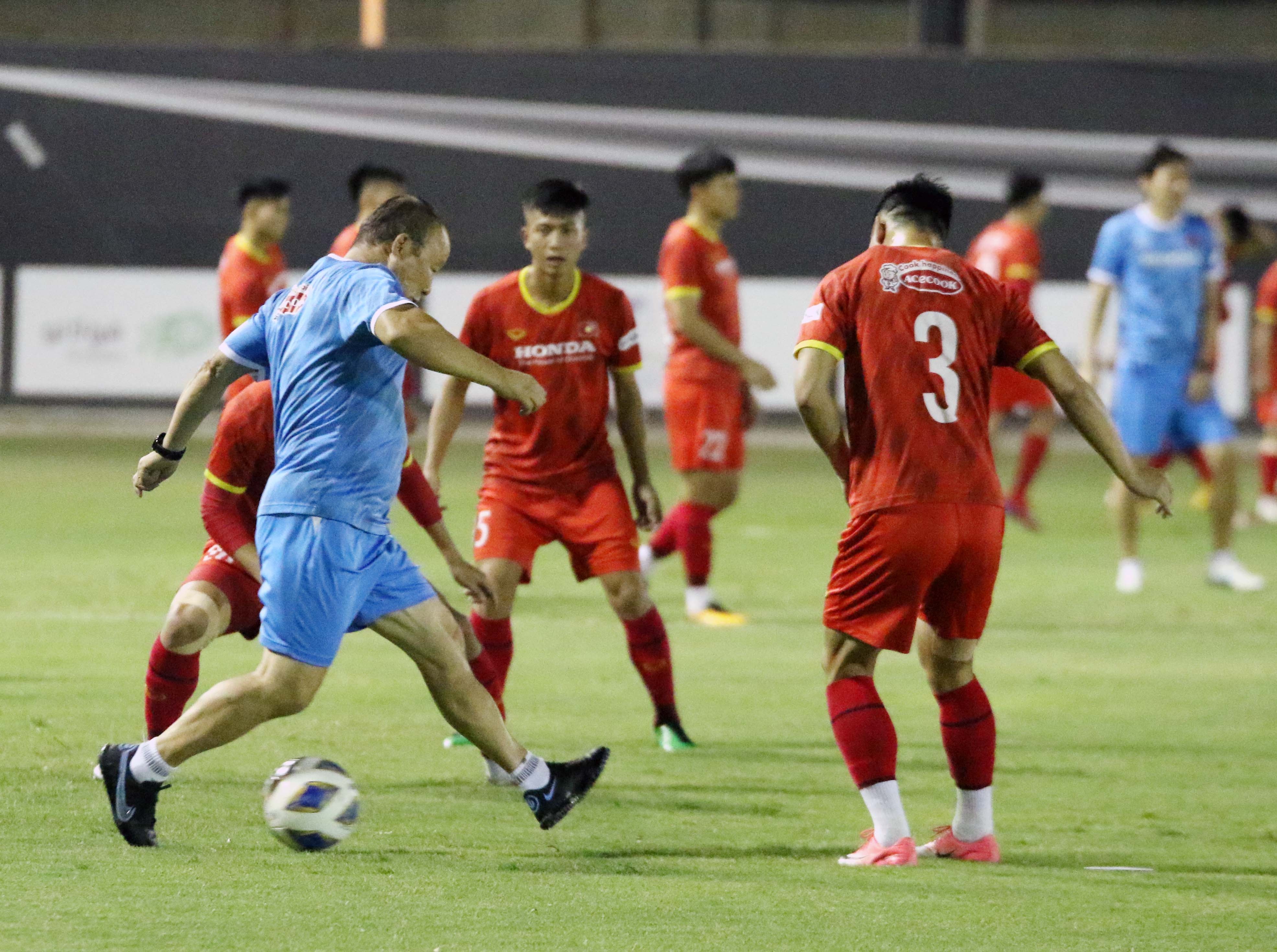 tuyen viet nam trao so ao anh 6