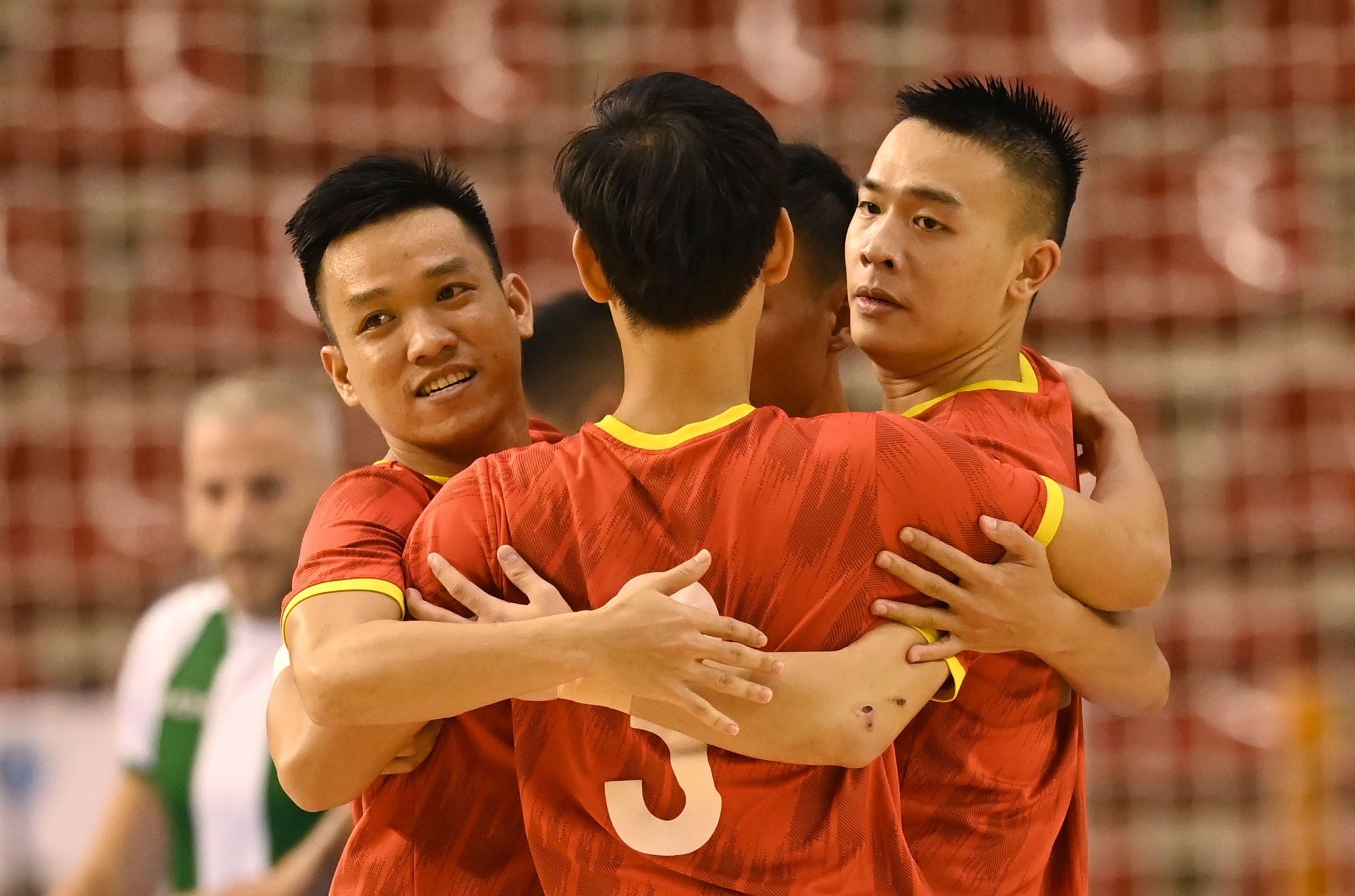 Tuyen futsal Viet Nam hoa 2-2 CLB Cordoba (Tay Ban Nha) hinh anh