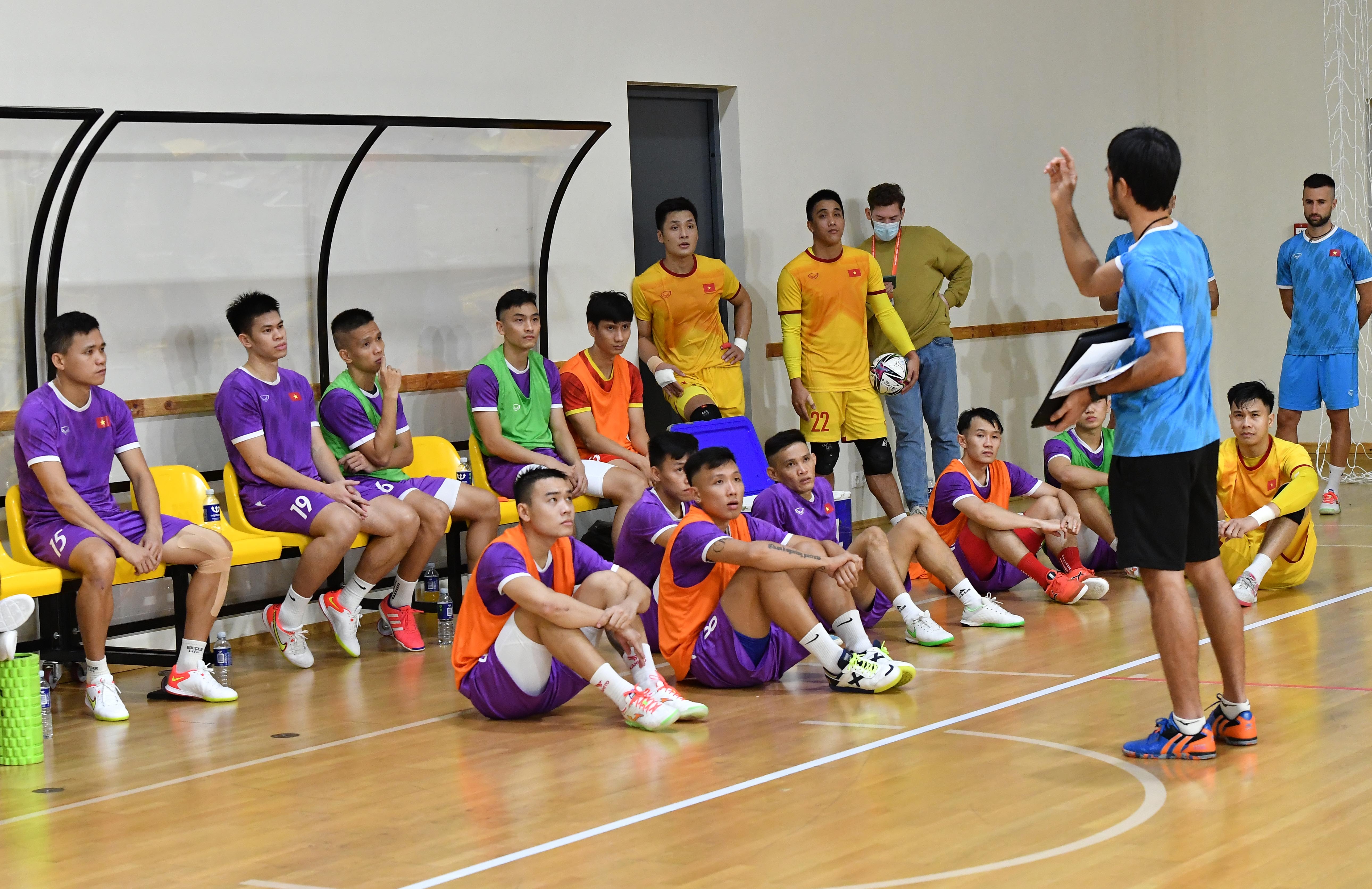 tuyen futsal viet nam anh 2