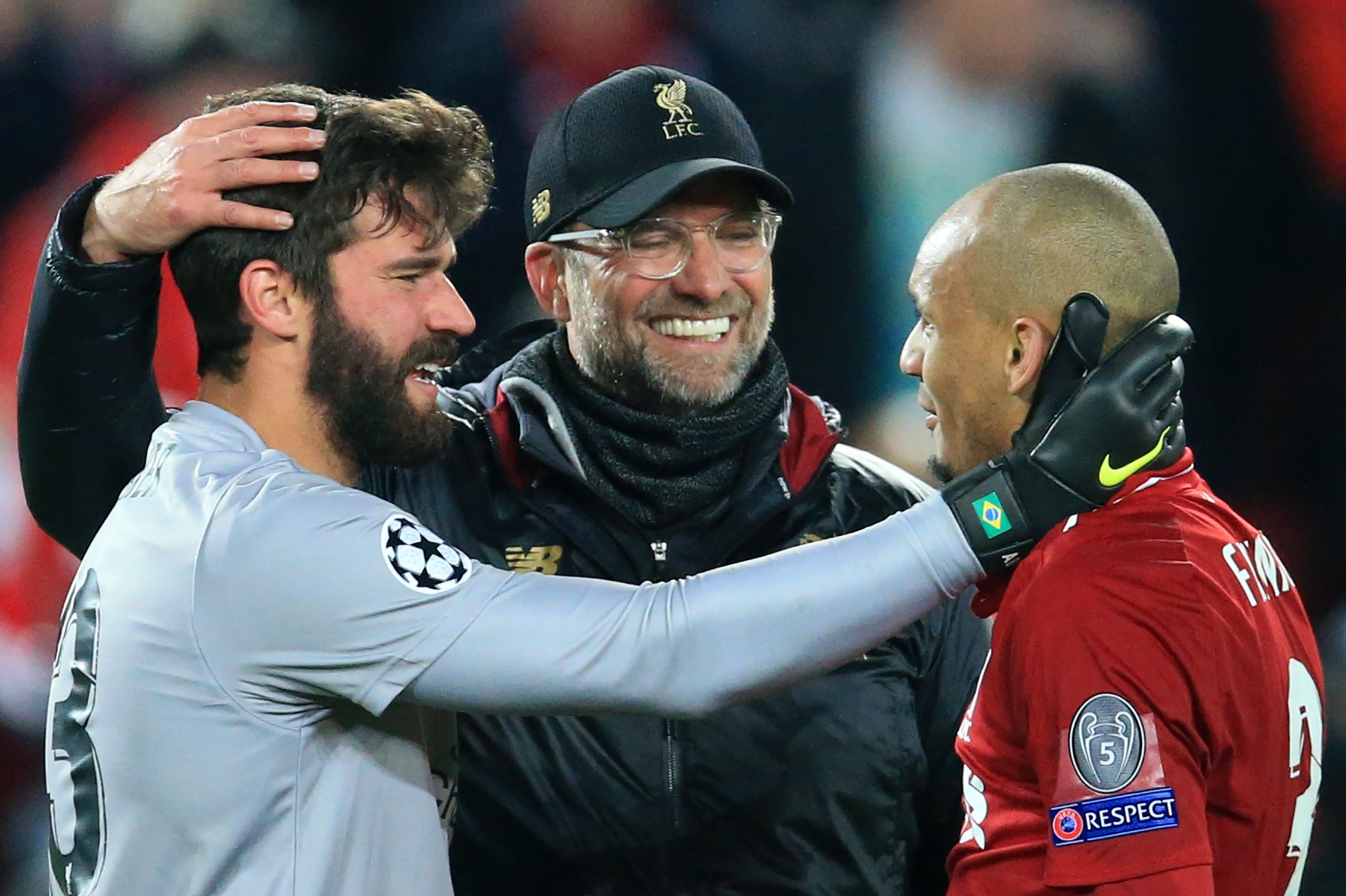 FIFA chiu thua Premier League hinh anh