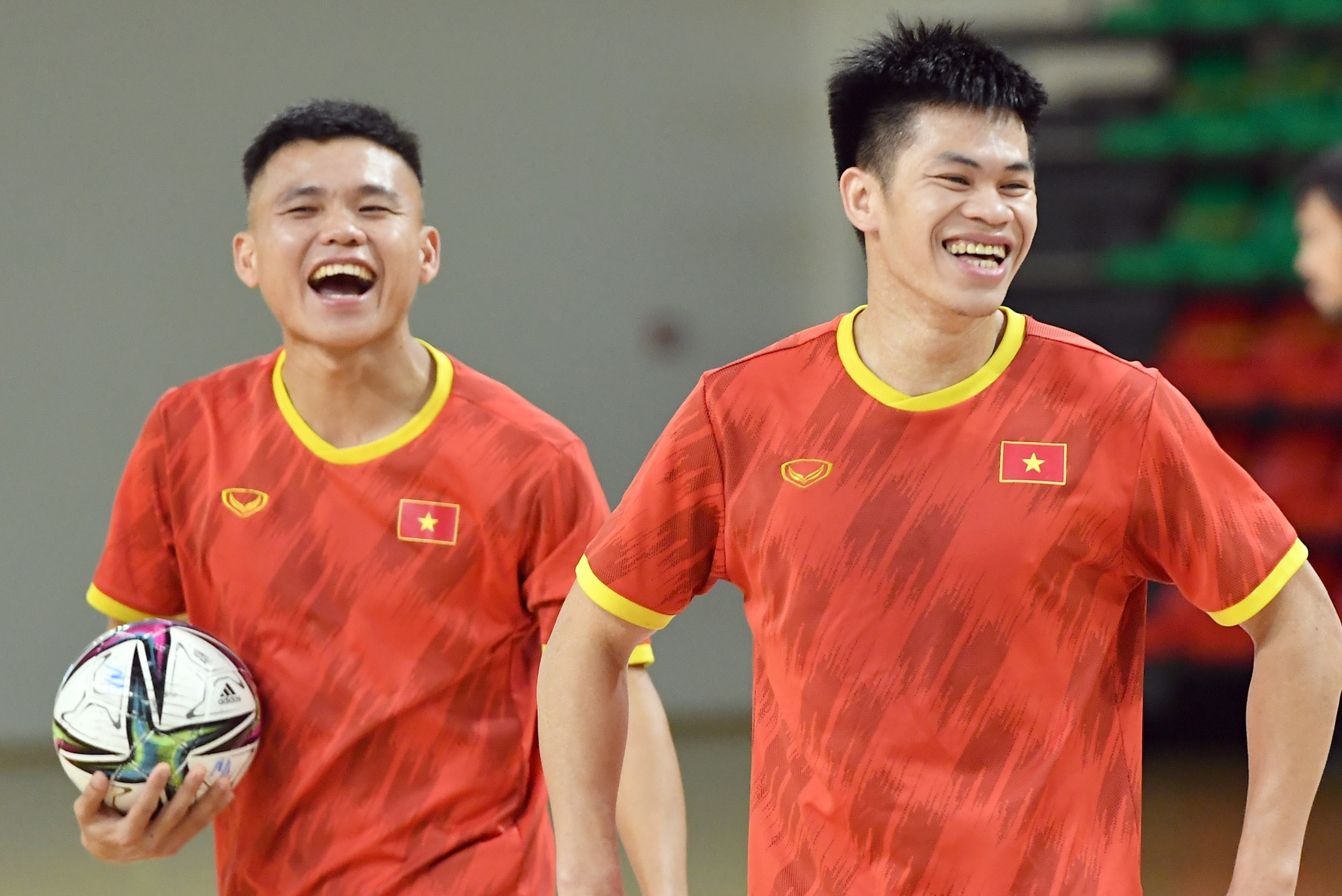 Tuyen futsal Viet Nam xoc lai tinh than sau tran thua Brazil hinh anh