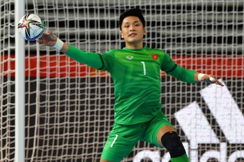 Duc Hoa: 'Van Y xung dang gianh Qua bong vang Viet Nam' hinh anh