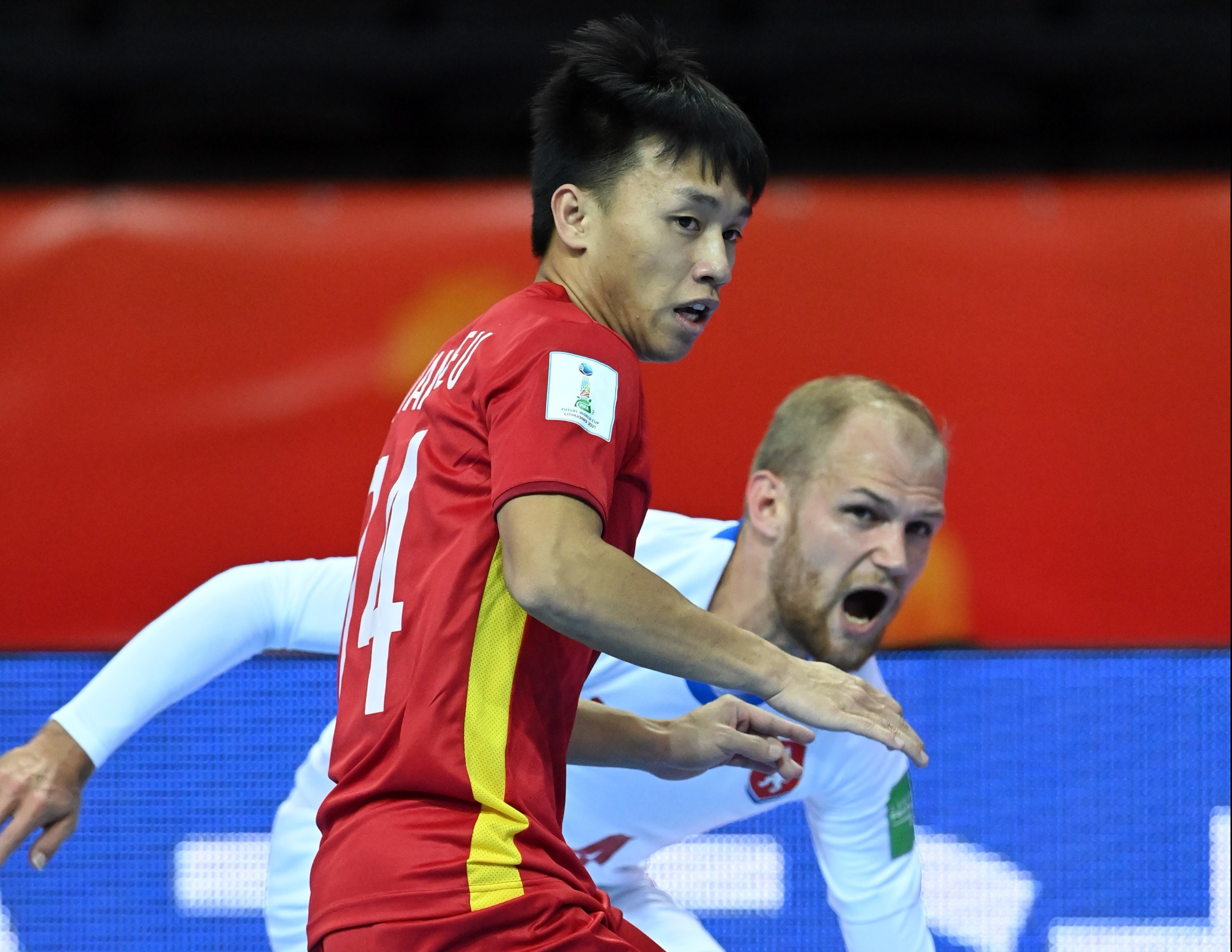 tuyen thu viet nam choi an tuong anh 6