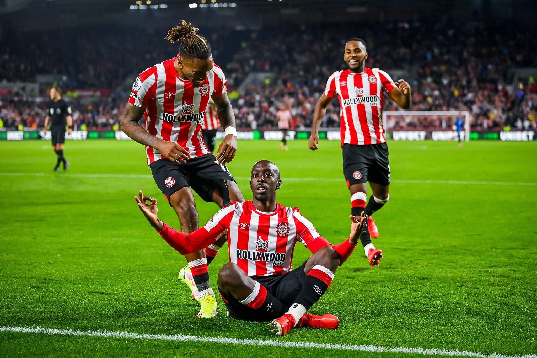 liverpool bi cam hoa anh 8