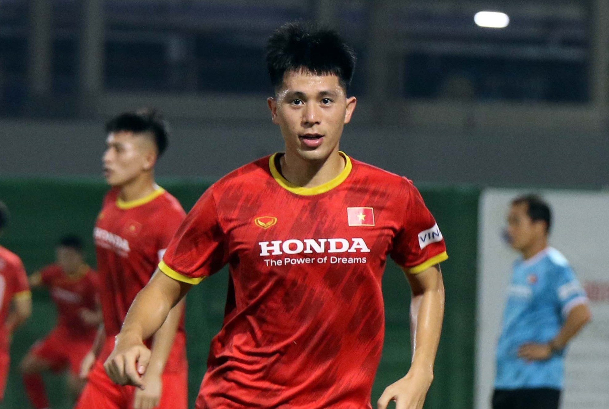 Tuyen Viet Nam tap nhe trong buoi dau o UAE hinh anh