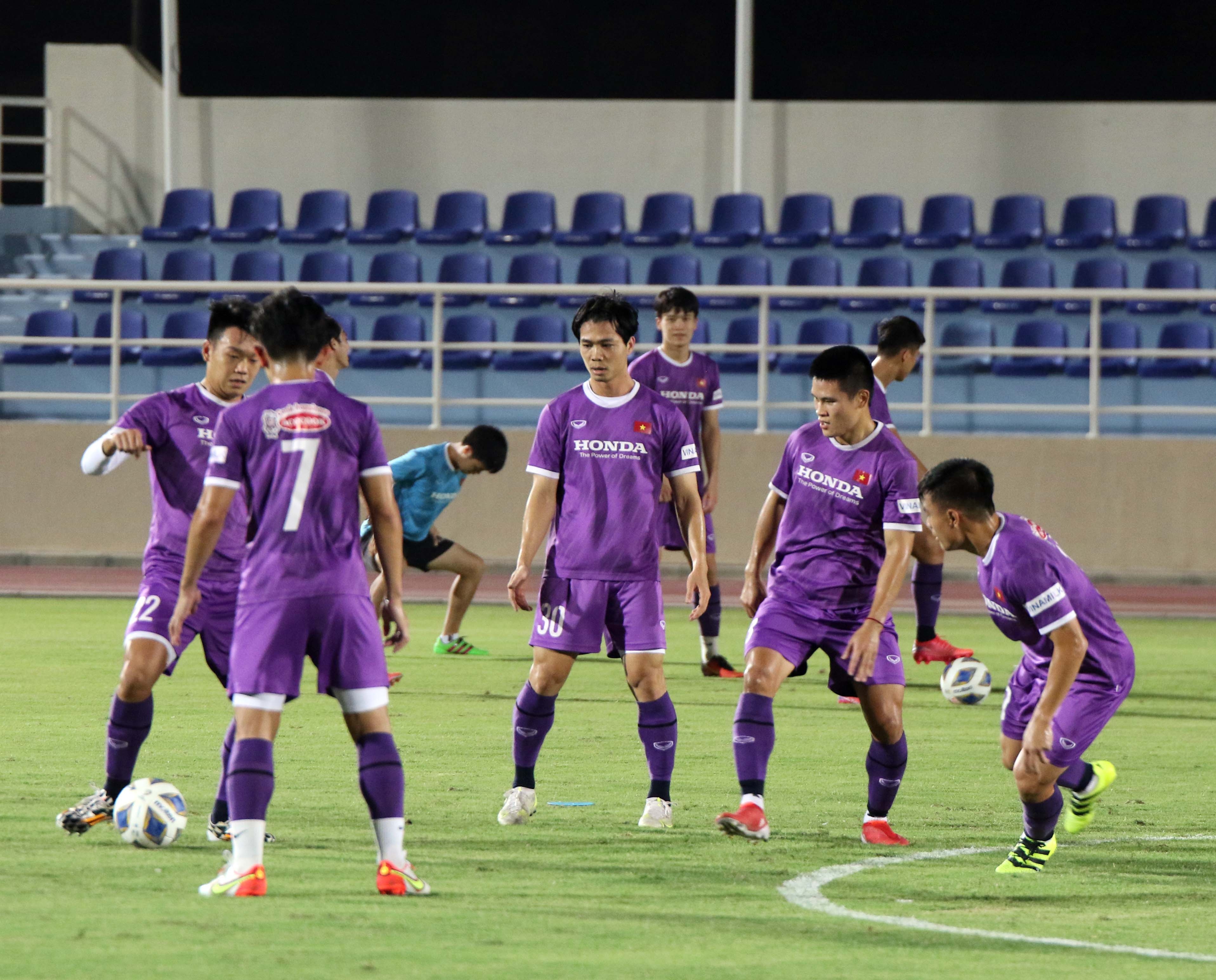 tuyen viet nam trao so ao anh 8