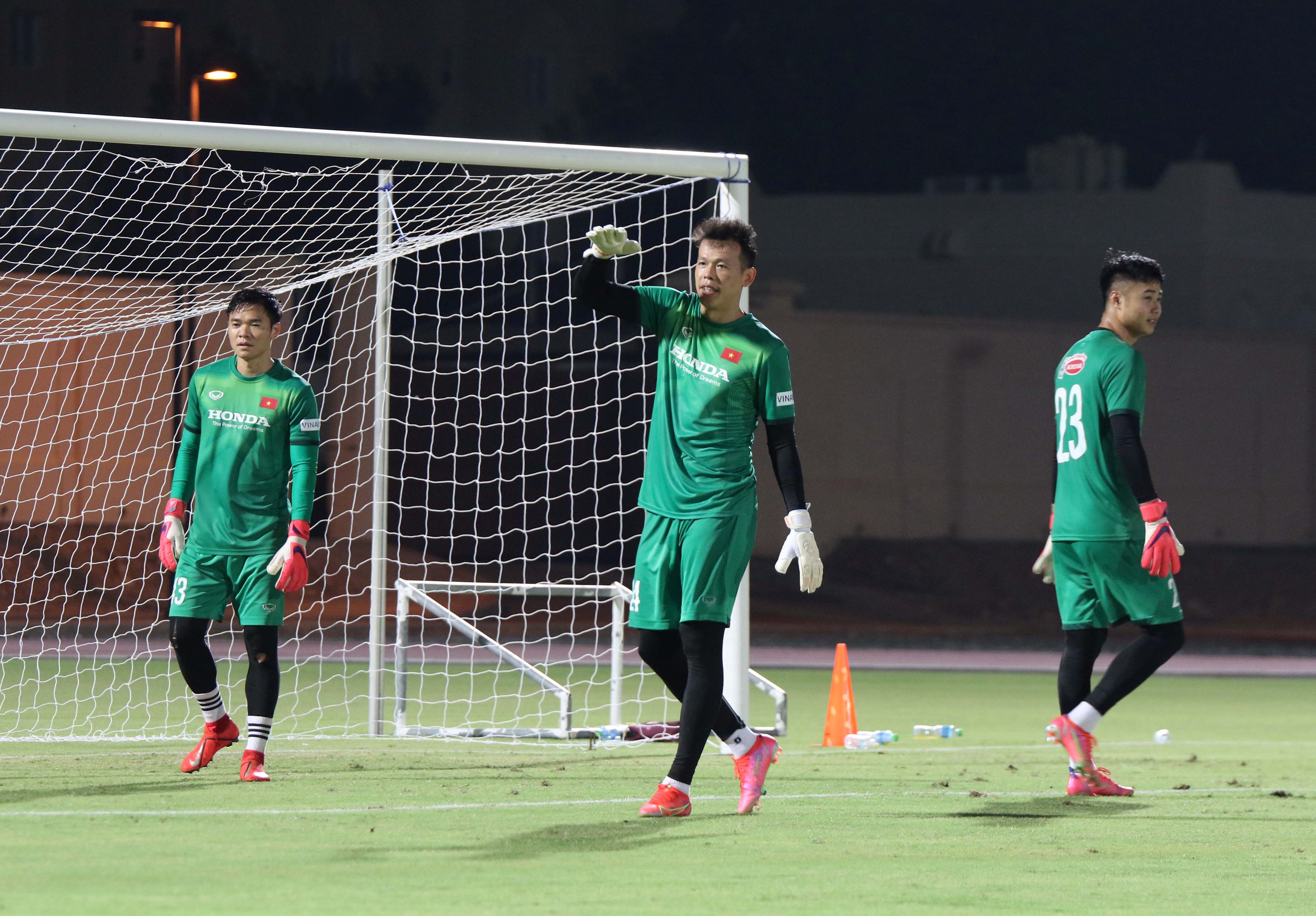 tuyen viet nam trao so ao anh 2