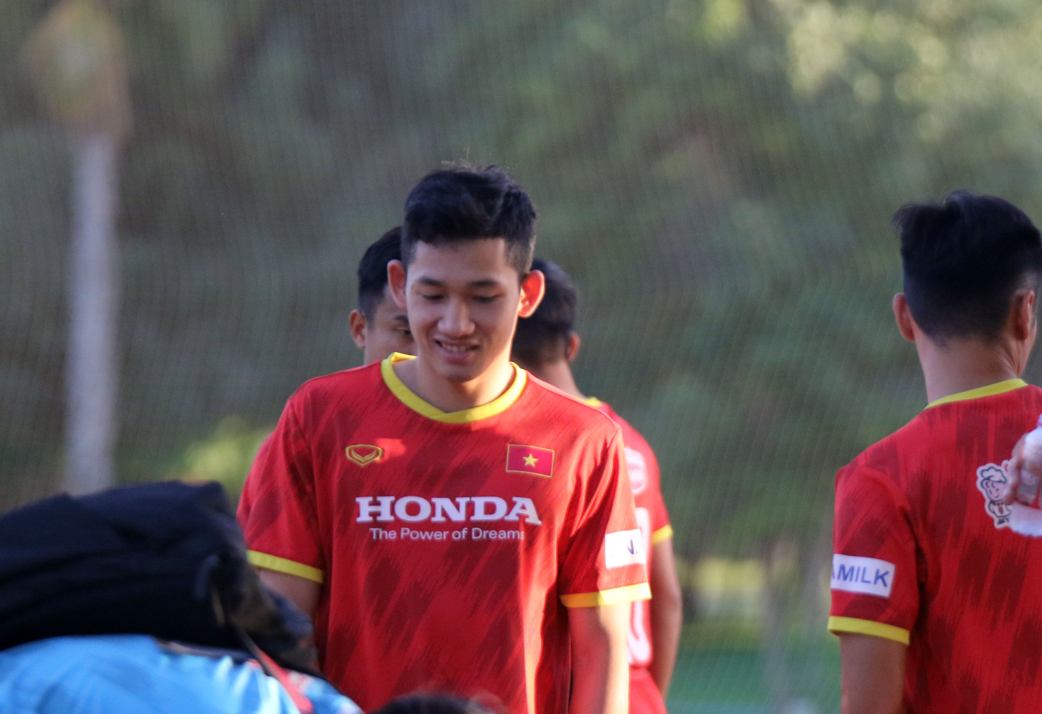 hai long binh phuc chan thuong anh 1