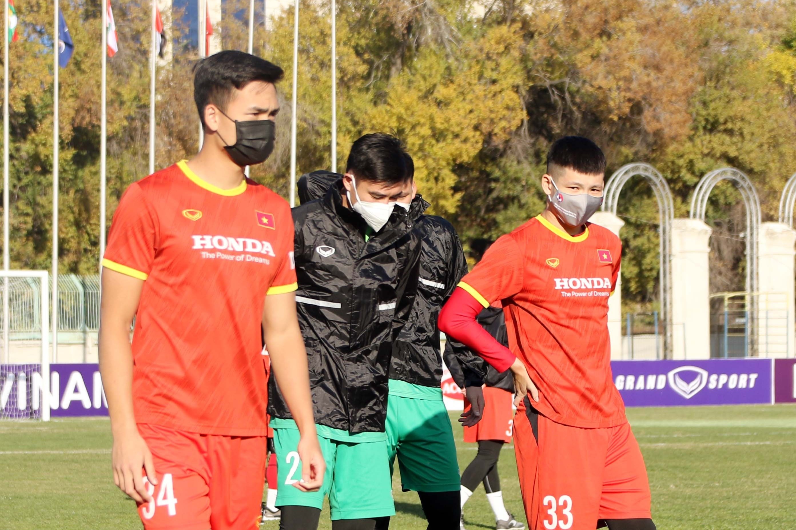 U23 Viet Nam va cac doi khong duoc tap lam quen san o Kyrgyzstan hinh anh