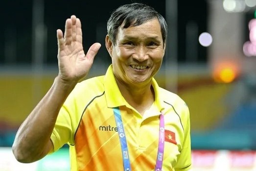 HLV Mai Duc Chung: 'Y chi, tinh than giup Viet Nam vao tu ket' hinh anh