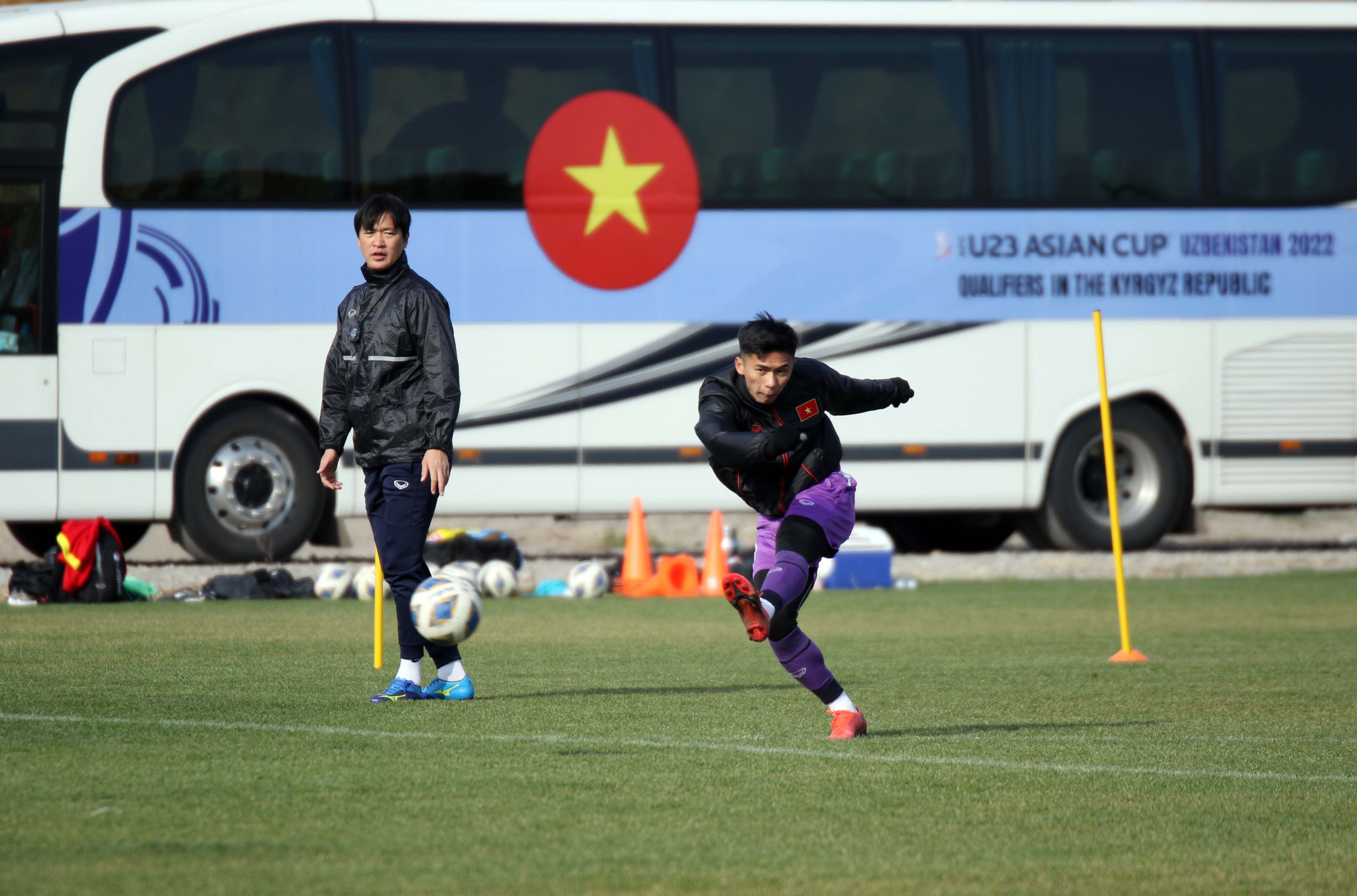 u23 viet nam tap luyen anh 7