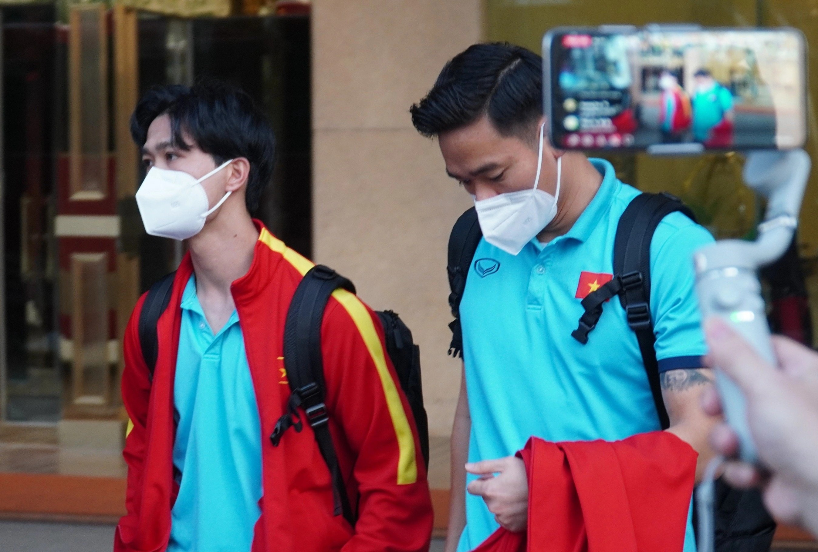 Dan tuyen thu Viet Nam va Nhat Ban roi khach san den san My Dinh hinh anh