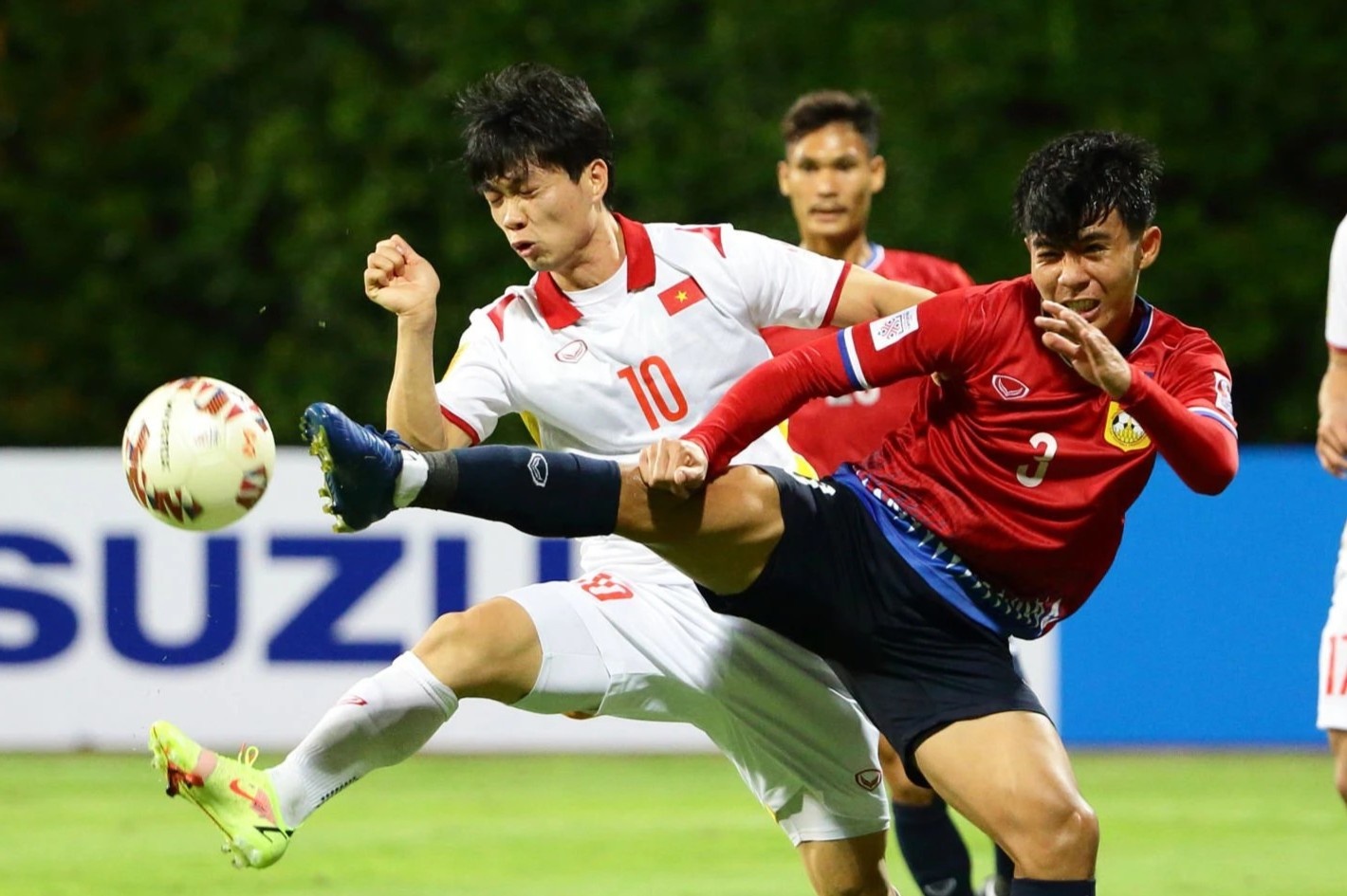 Tuyen Viet Nam co noi lo truoc tran gap Malaysia hinh anh