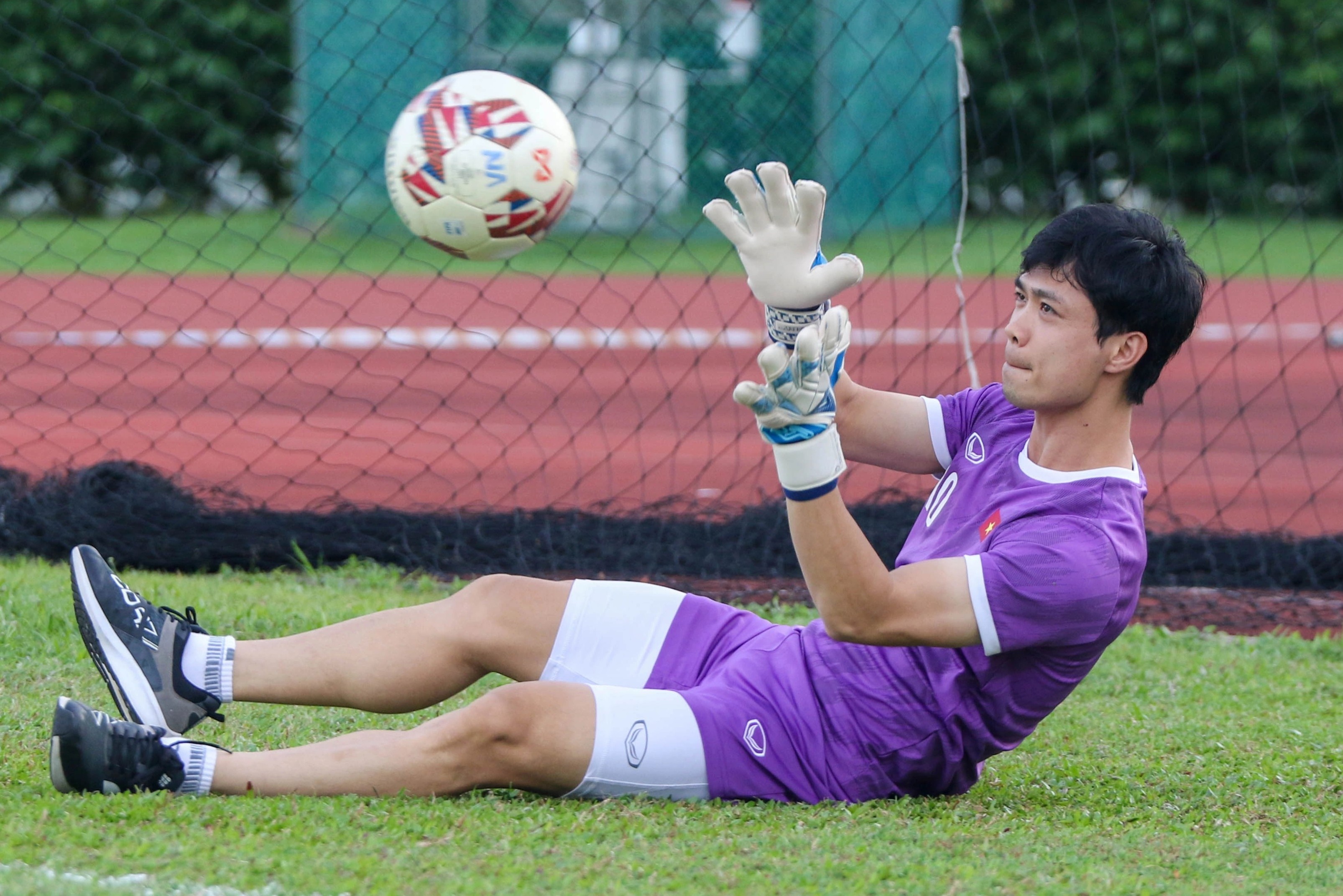 Cong Phuong tro tai lam thu mon trong buoi tap cua tuyen Viet Nam hinh anh