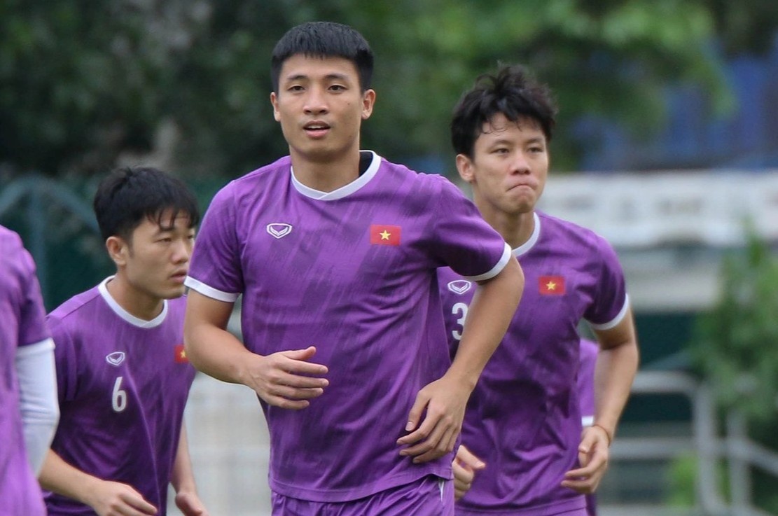 Tuyen Viet Nam thao luan cach danh bai Thai Lan hinh anh