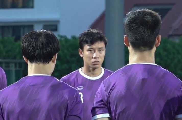 Que Ngoc Hai dong vien dong doi tu tin de danh bai Thai Lan hinh anh