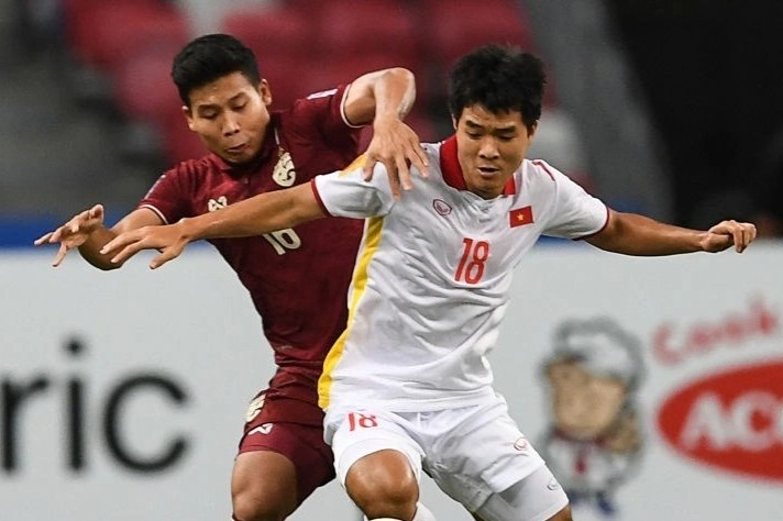Tuyen Viet Nam khong the ghi ban truoc Thai Lan trong 9 nam hinh anh