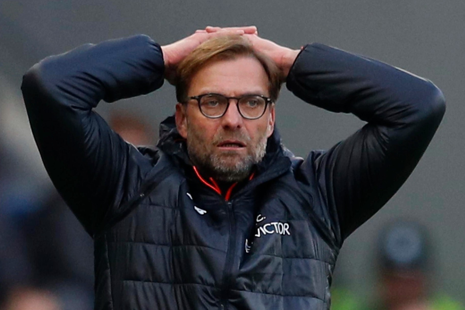 Tran Arsenal gap Liverpool o ban ket Cup Lien doan bi hoan hinh anh