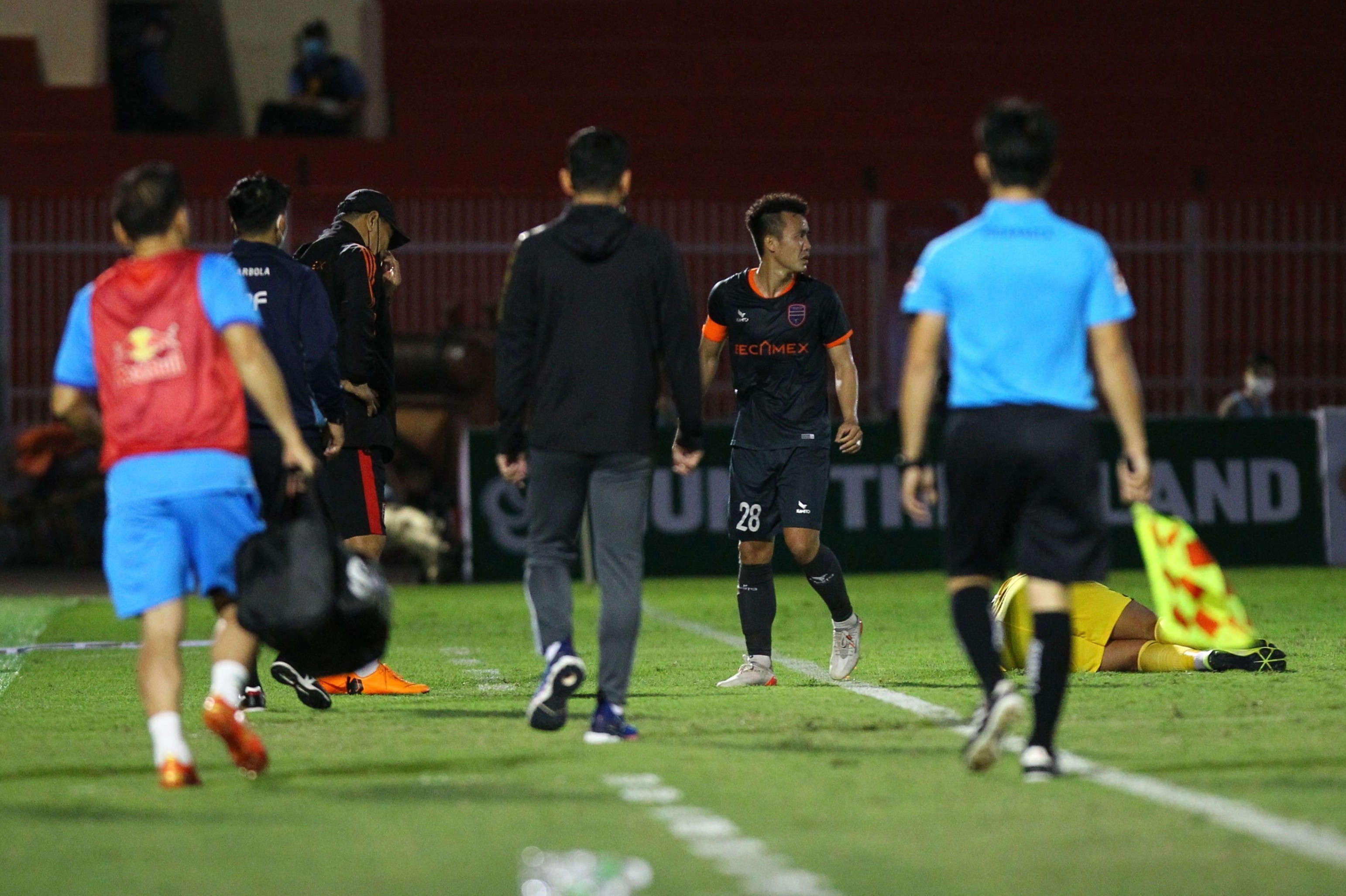 to van vu danh nguoi ngoai binh hagl anh 3