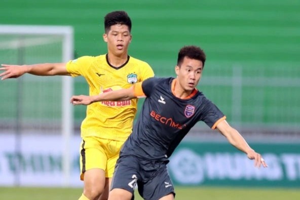 Van Vu nhan the do sau pha thuc cui cho ngoai binh HAGL hinh anh