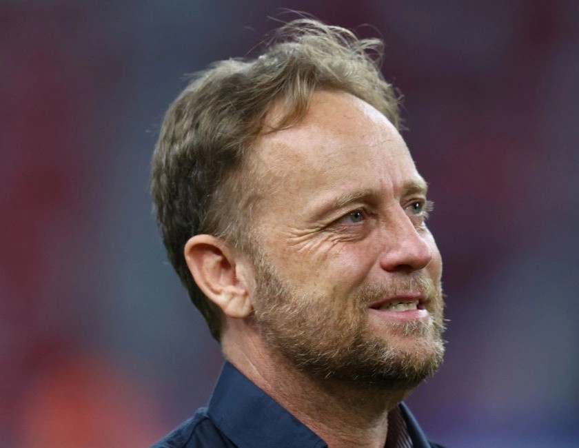 HLV tuyen Thai Lan: 'Nhieu CLB Viet Nam thieu chuyen nghiep' hinh anh