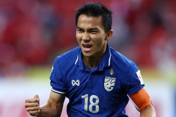 Chanathip gia nhap doi bong manh nhat Nhat Ban hinh anh