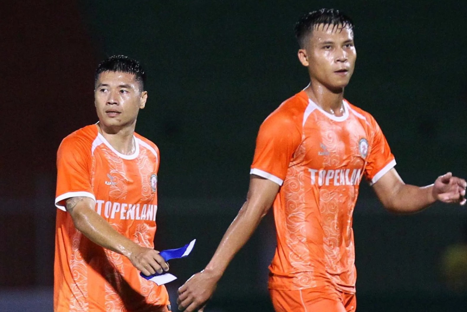 Ap luc cua CLB Binh Dinh sau khi mua 12 tan binh hinh anh