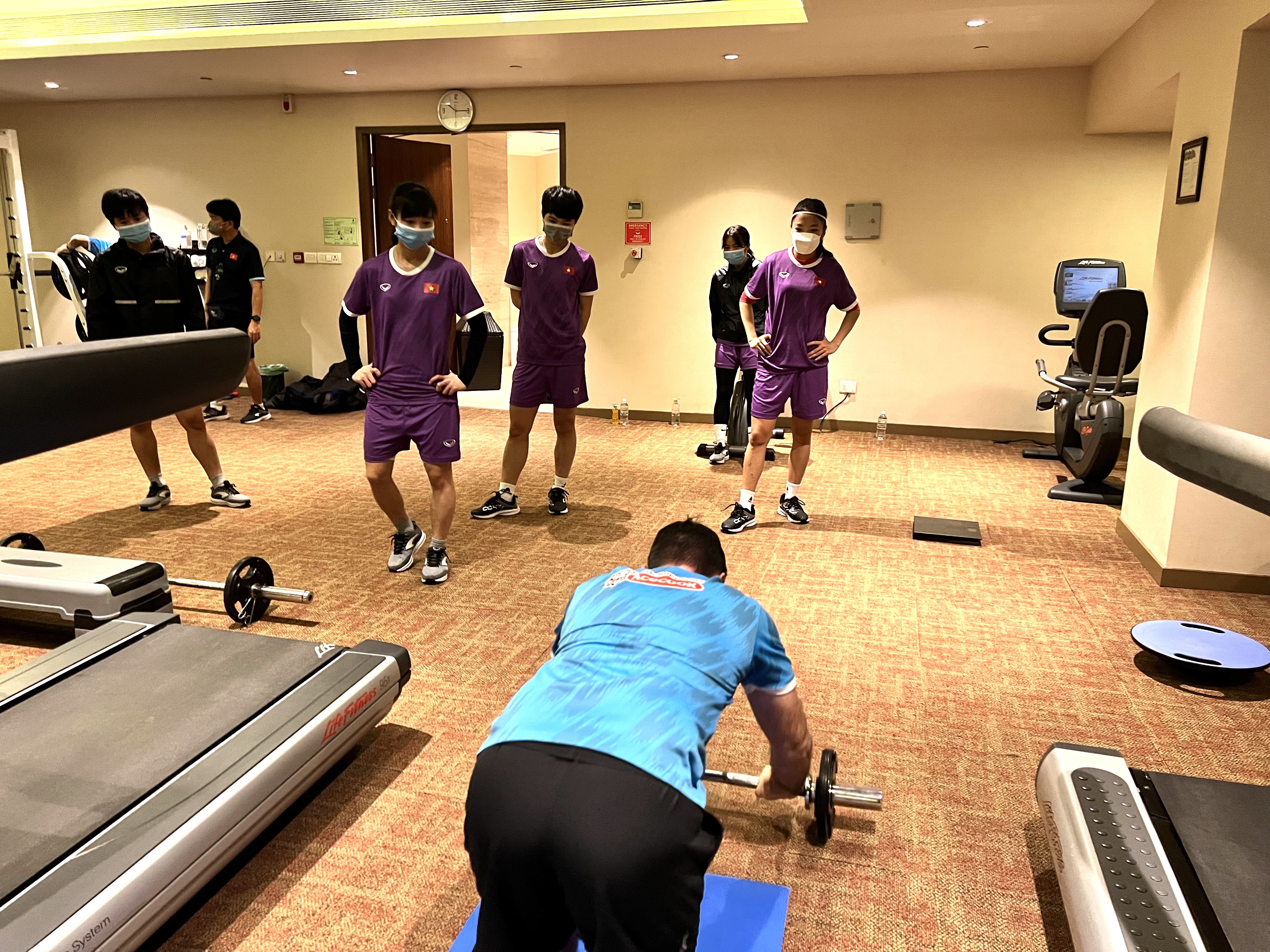 tuyen nu viet nam gap kho khan anh 4