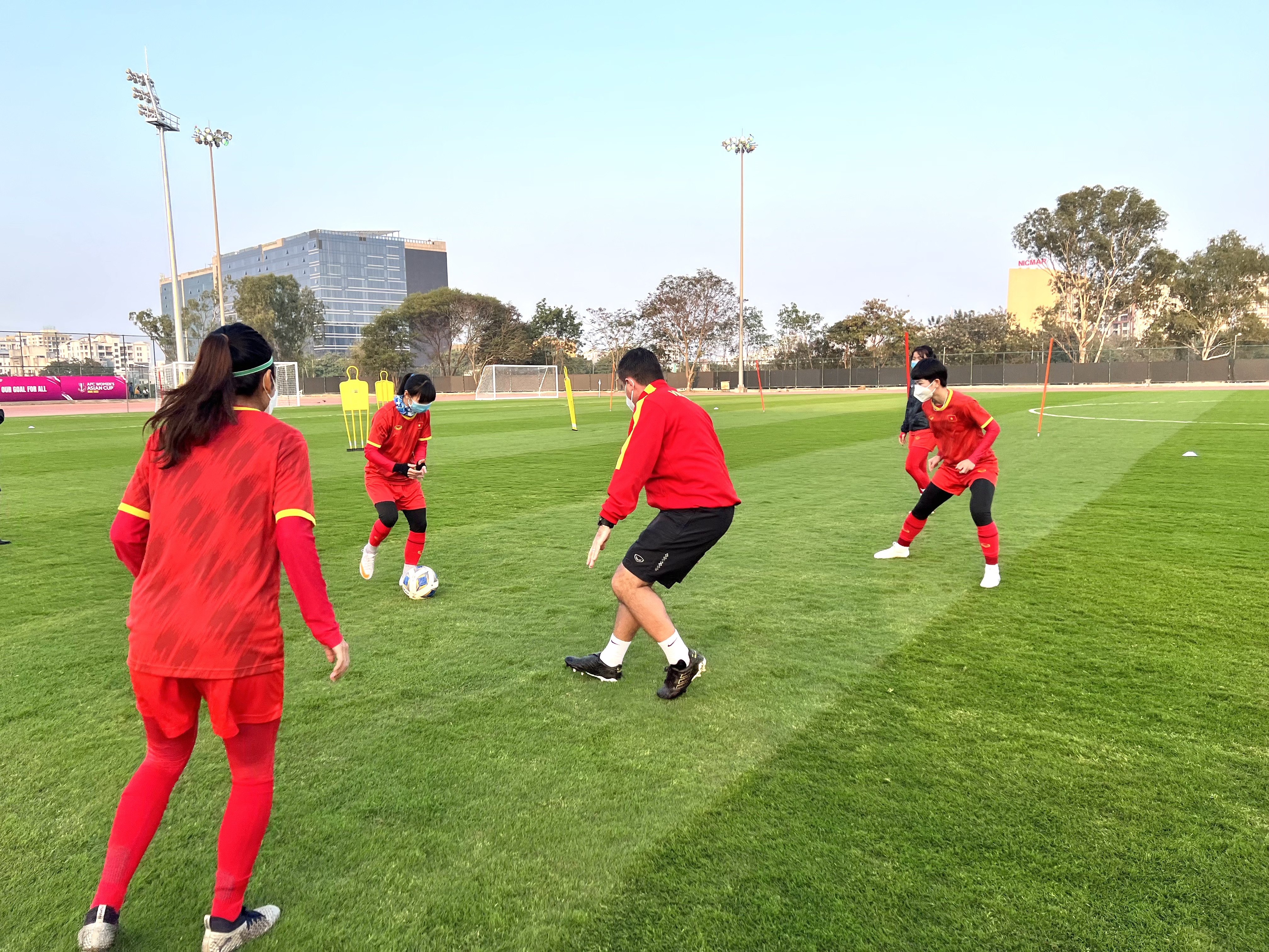 kho khan cua tuyen nu viet nam anh 2