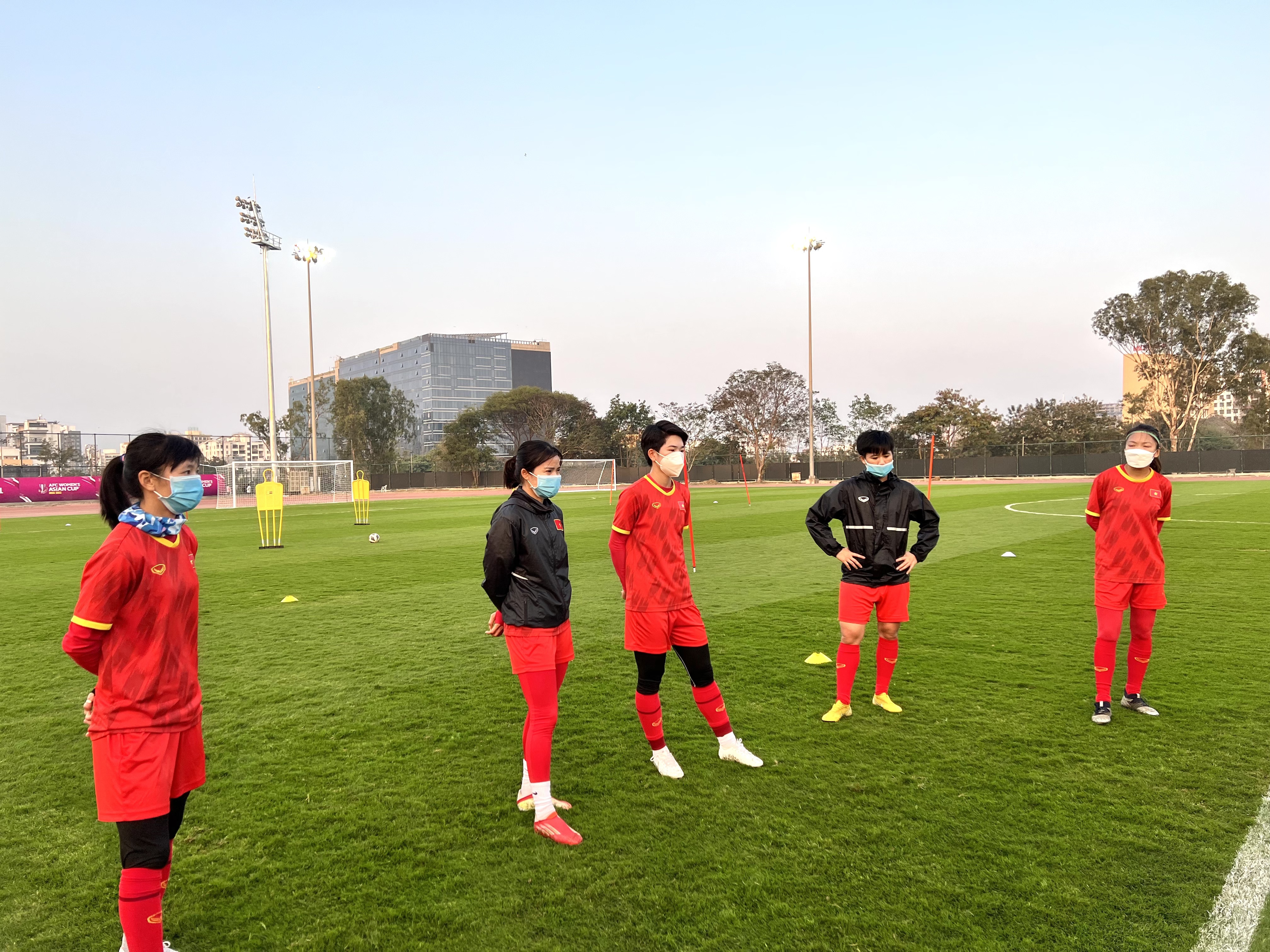 tuyen nu viet nam gap kho khan anh 7