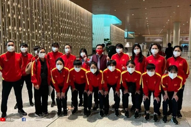 18 thanh vien tuyen nu Viet Nam da den An Do hinh anh