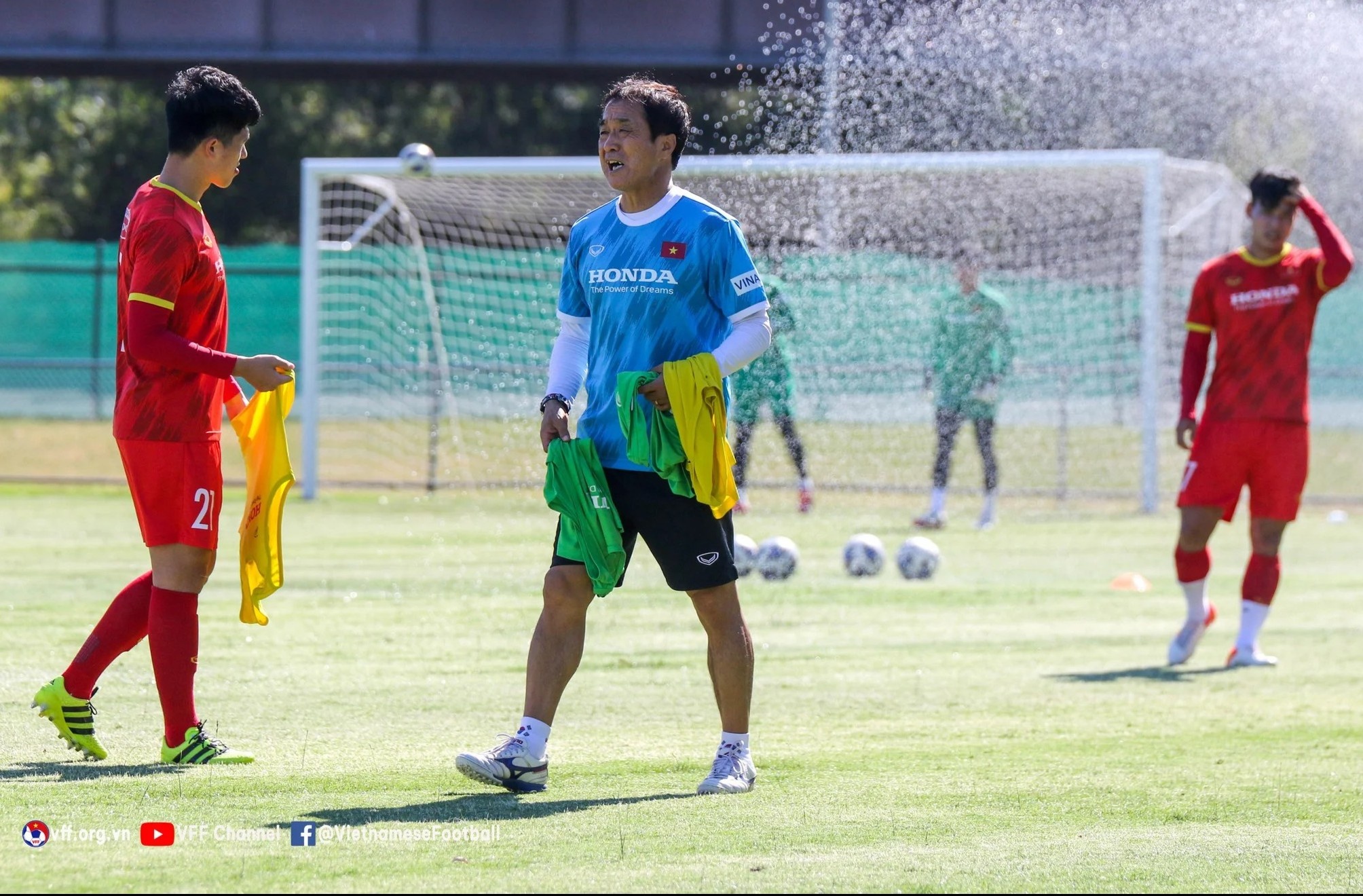 tuyen viet nam dau doi khang anh 2