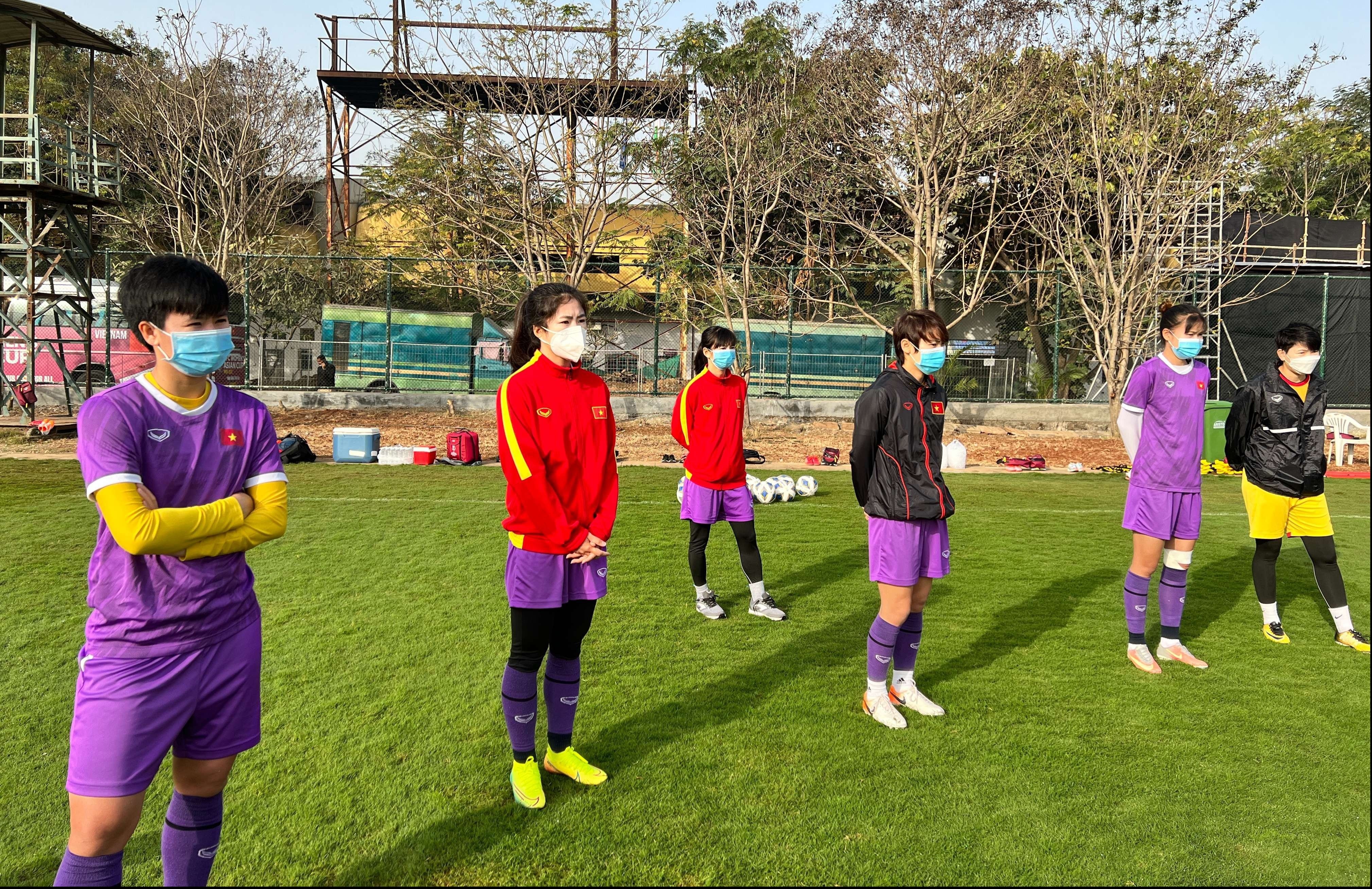 tuyen nu viet nam tap luyen anh 7