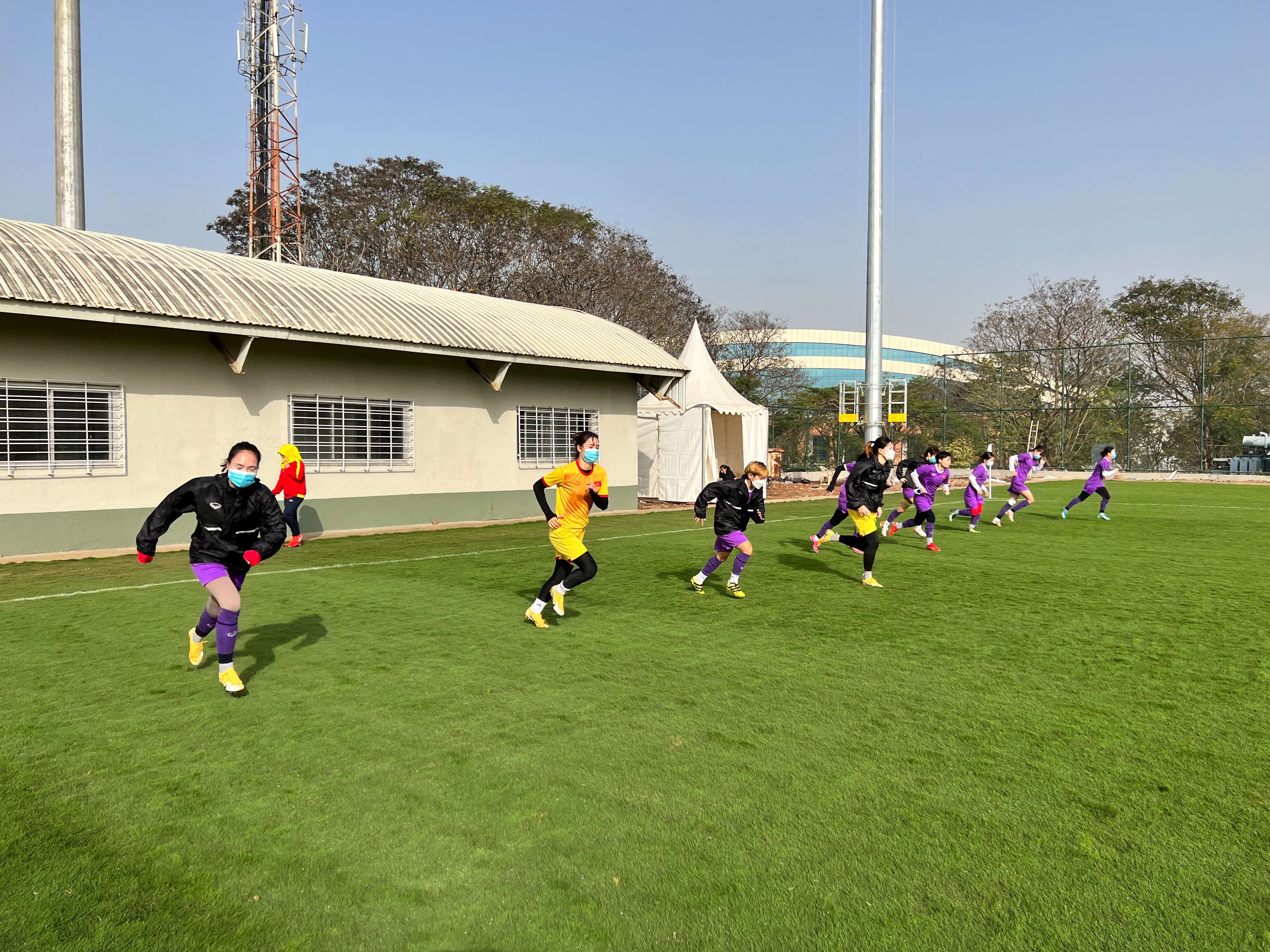 tuyen nu viet nam tap luyen anh 2