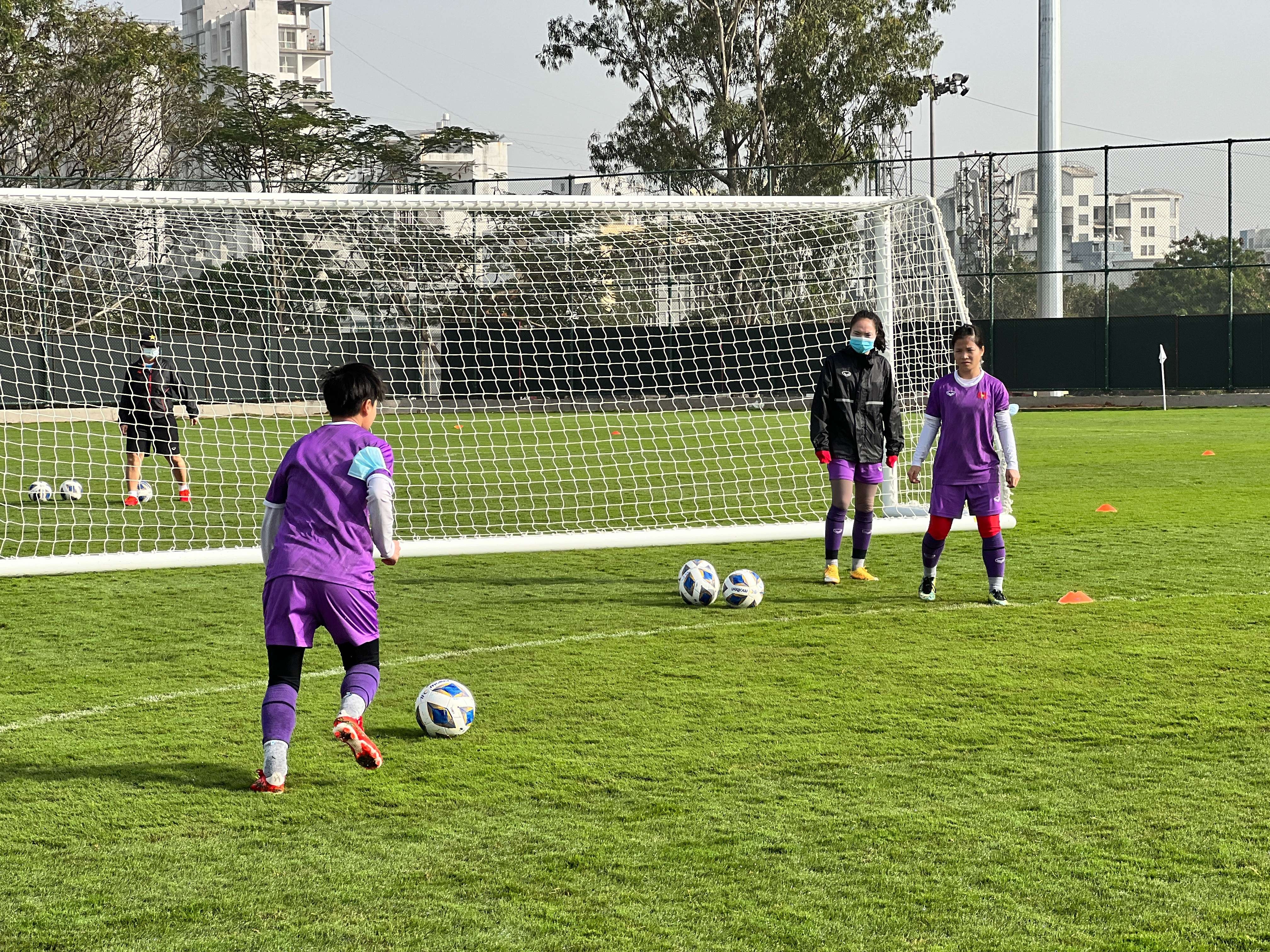 tuyen nu viet nam tap luyen anh 4