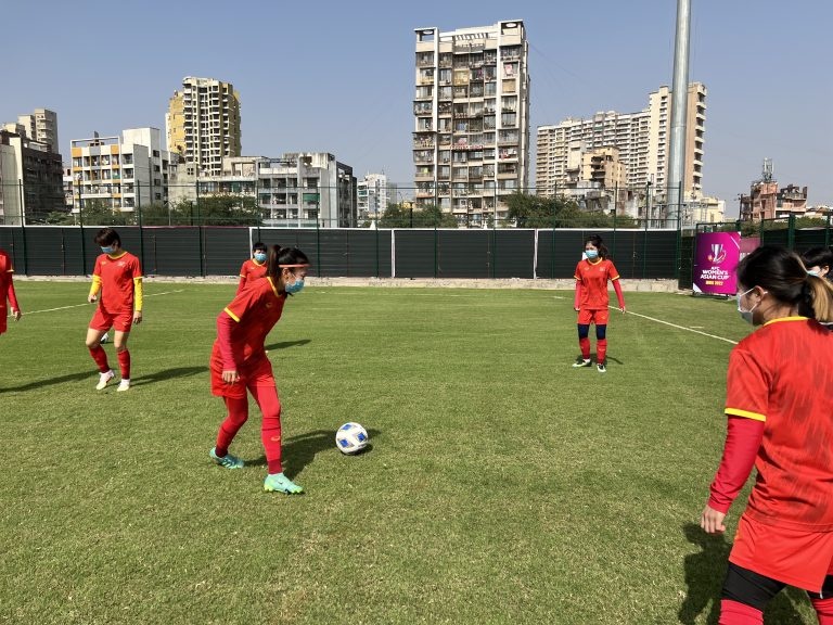 bich thuy tro lai tuyen nu viet nam anh 2