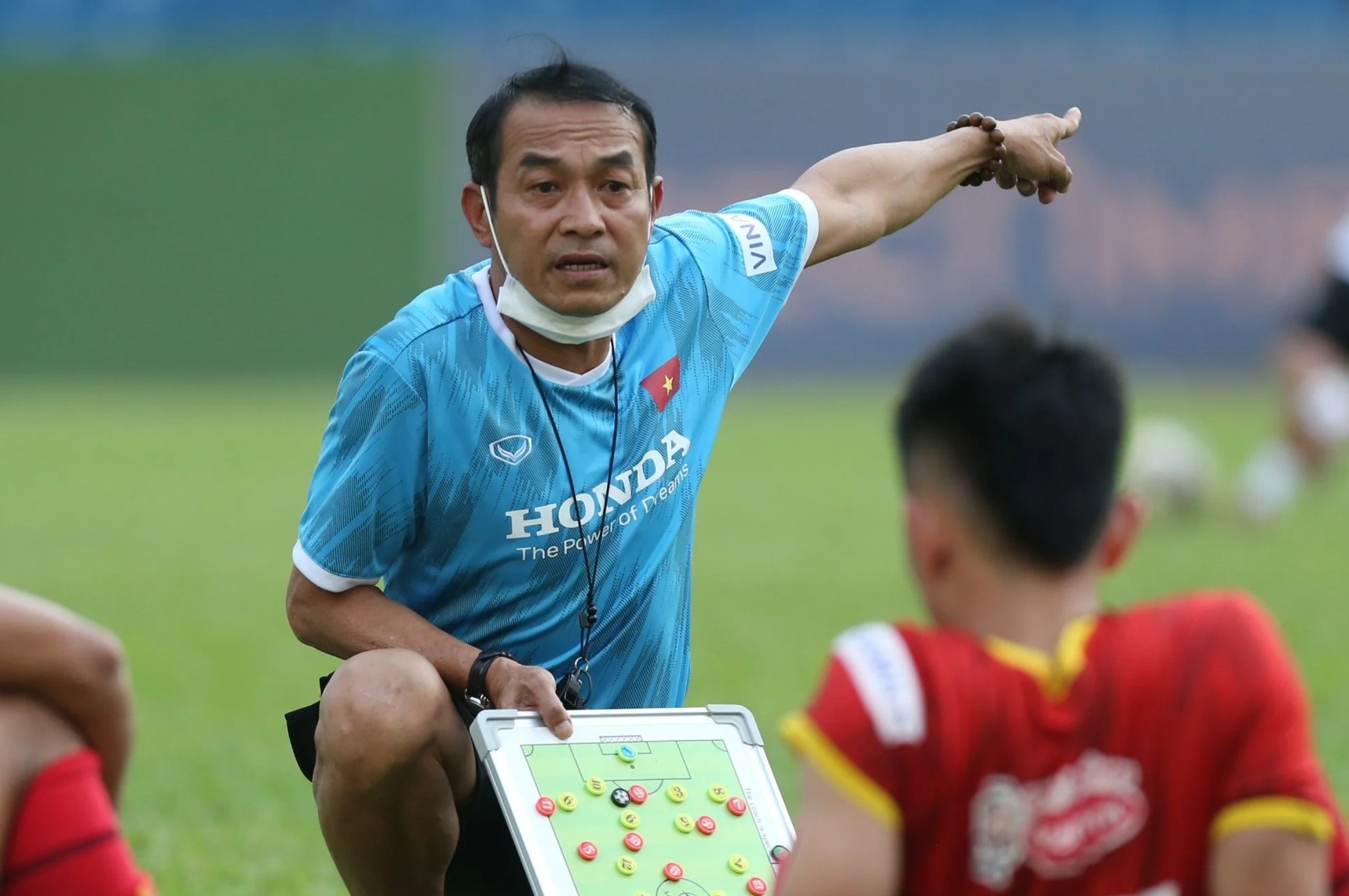 HLV U23 Viet Nam: 'Phai vuot qua Singapore va Thai Lan' hinh anh