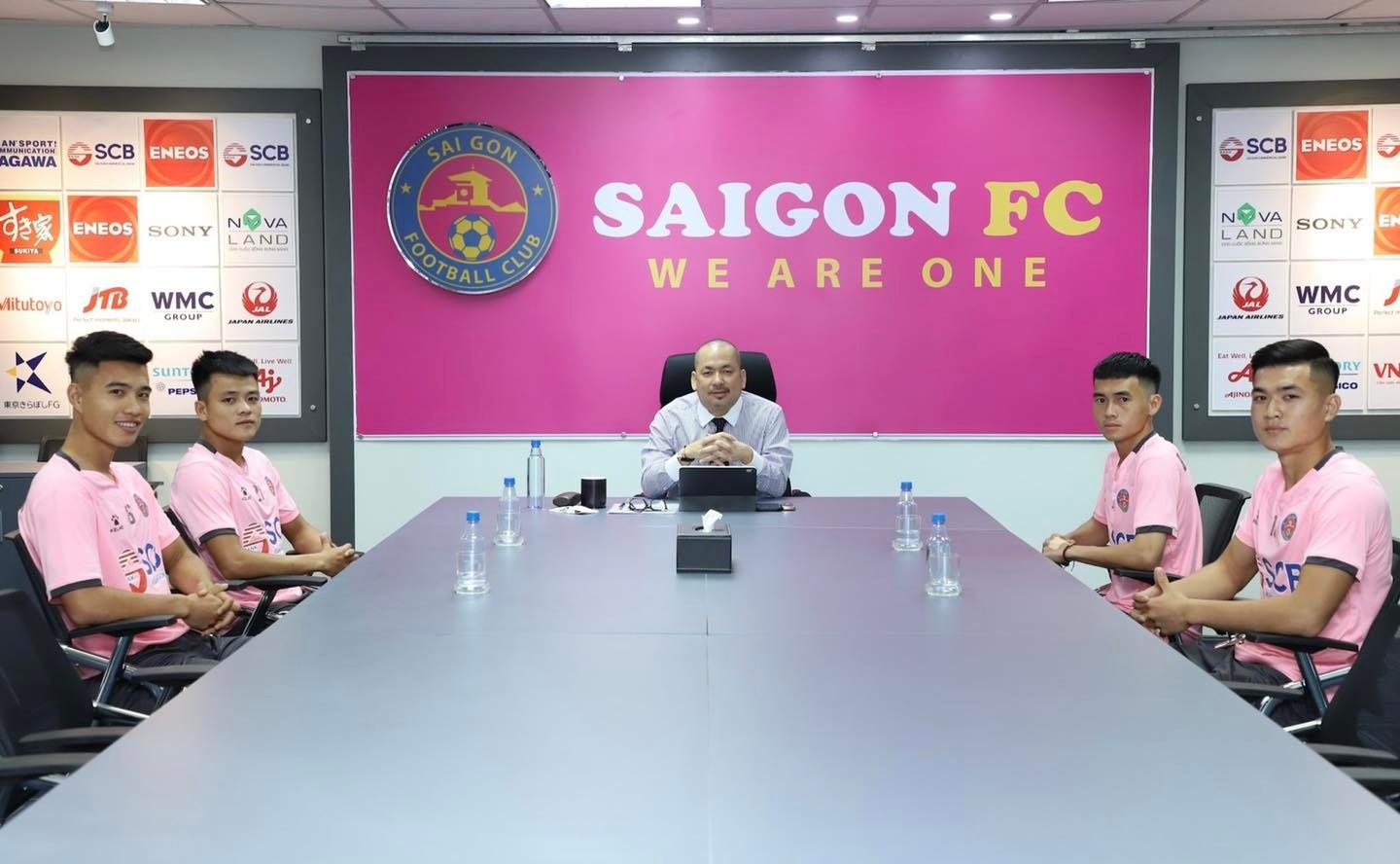 cau thu clb sai gon chua the sang nhat ban anh 1