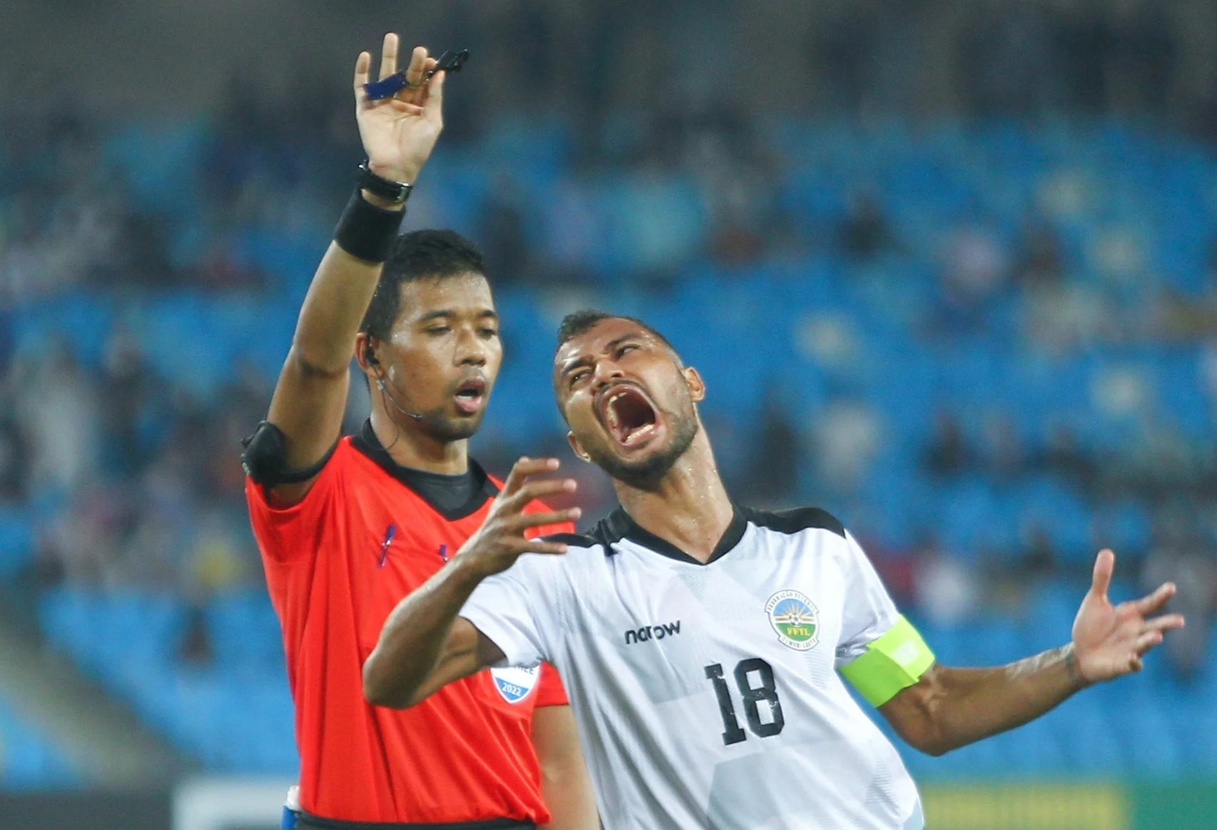 Nhung phut cuoi nong bong o tran thua cua U23 Campuchia hinh anh