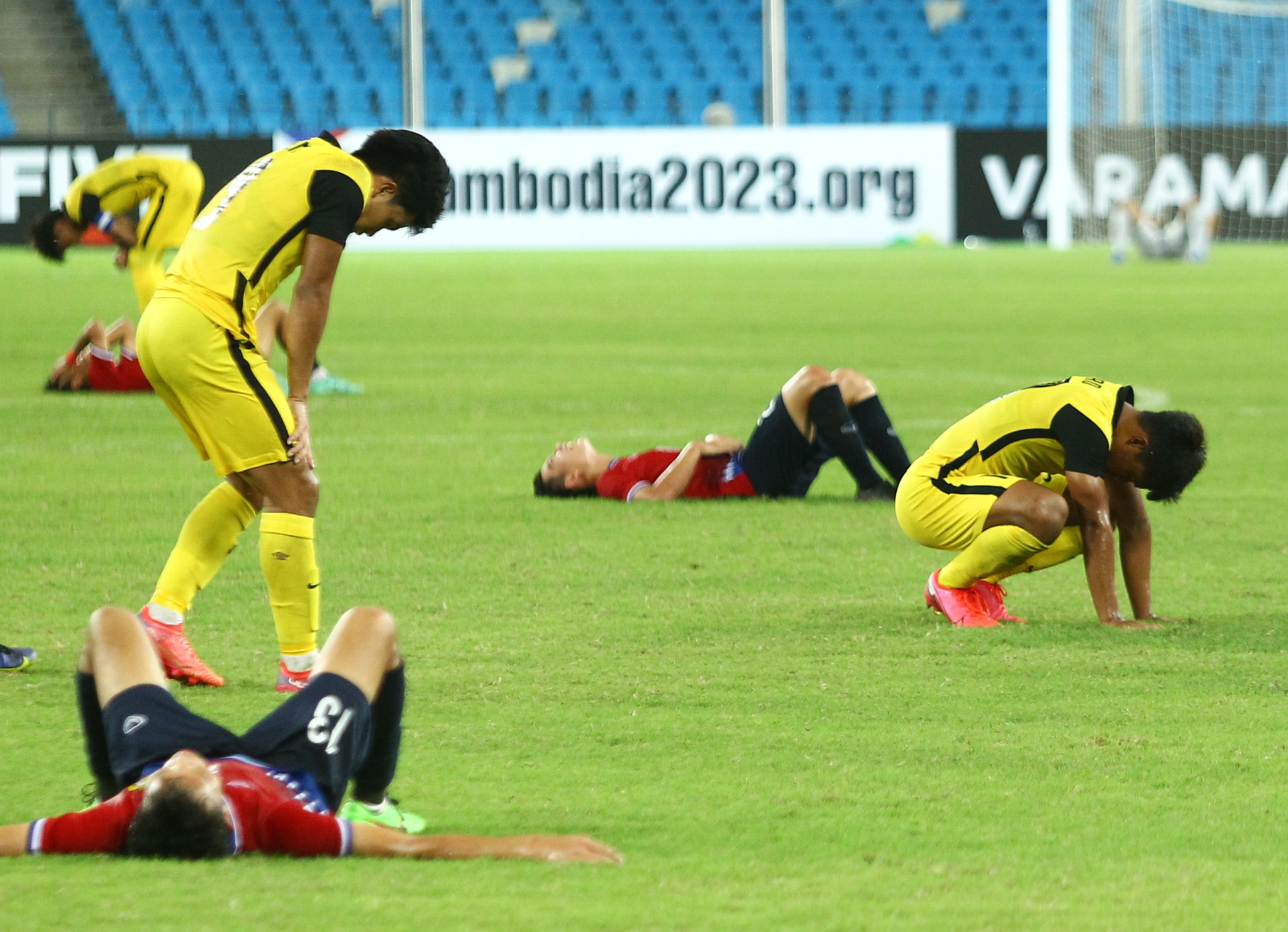 U23 Lao kiet suc sau khi loai Malaysia hinh anh