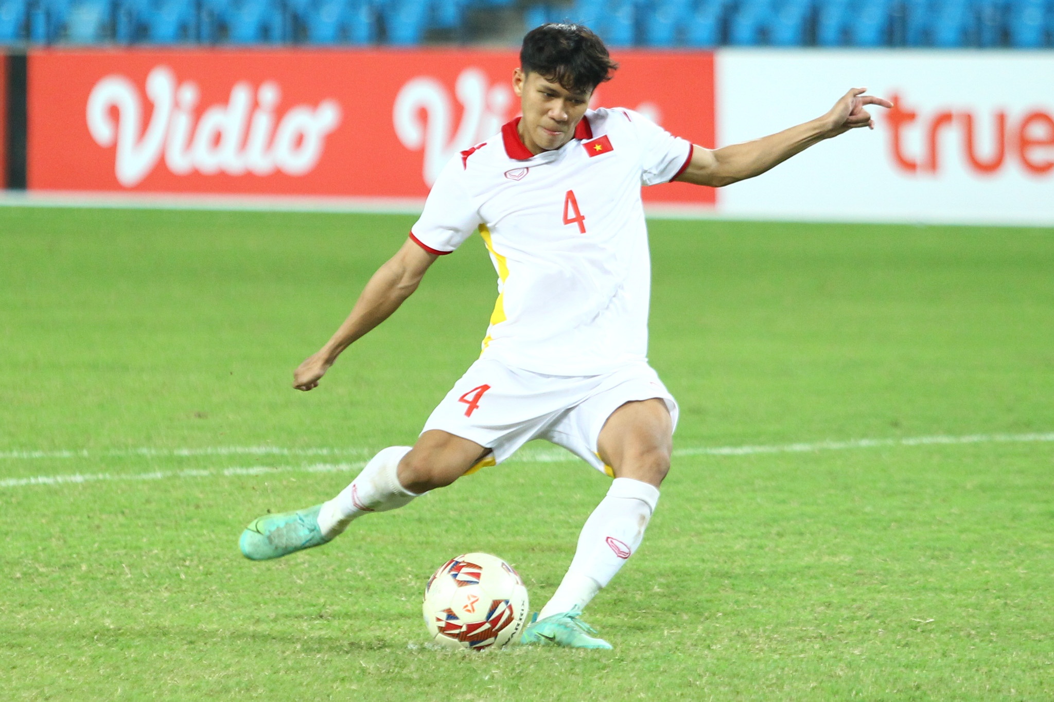 Tien ve HAGL lan dau duoc goi len tuyen la ai? hinh anh