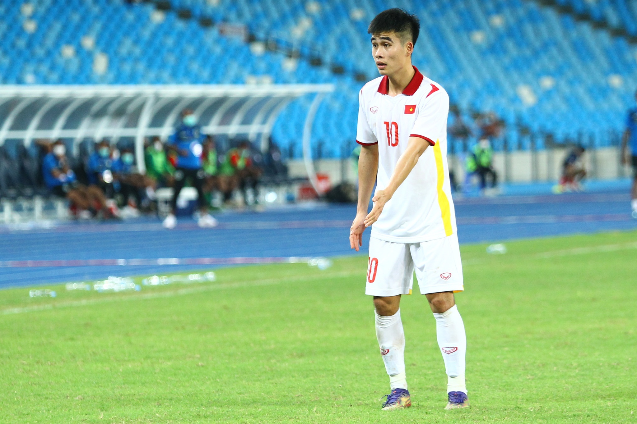 2 cầu thủ u23 việt nam về nước ảnh 2 2 cau thu u23 viet nam ve nuoc anh 2